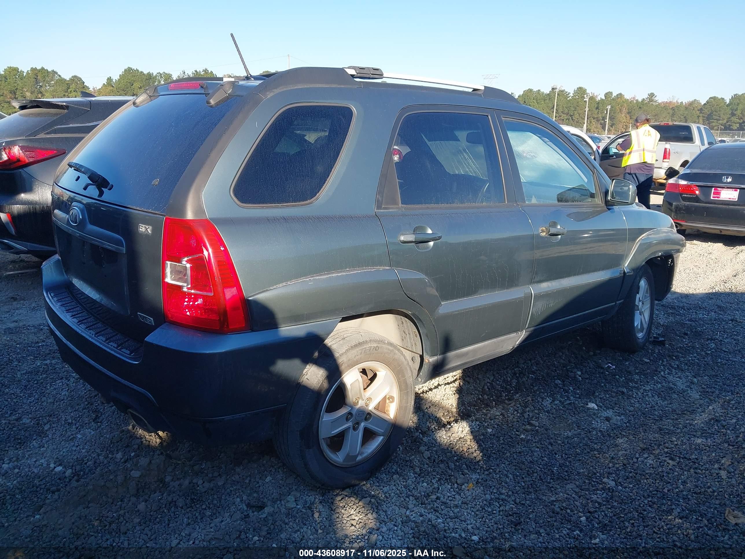 KIA SPORTAGE image 4