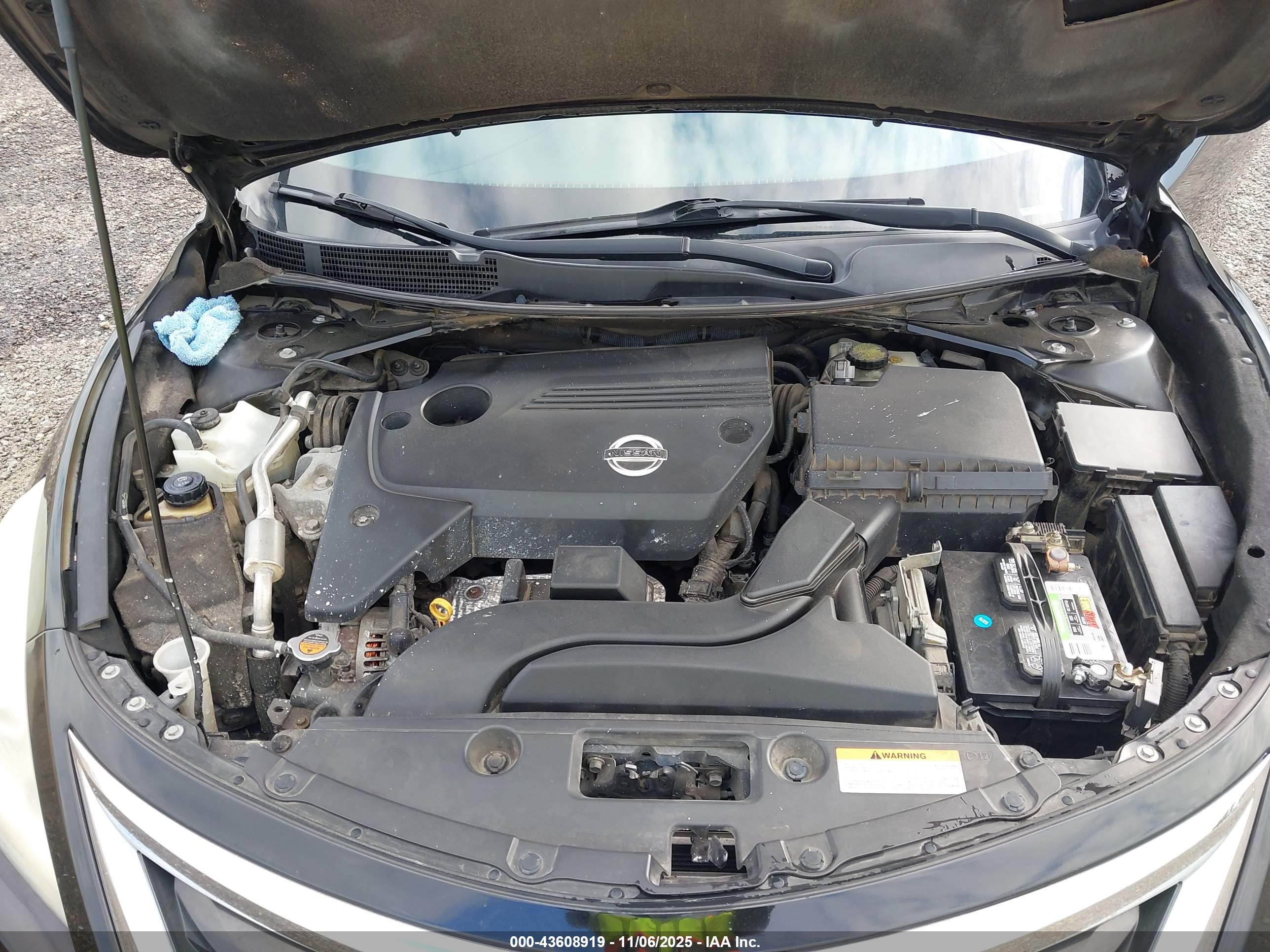 NISSAN ALTIMA image 10