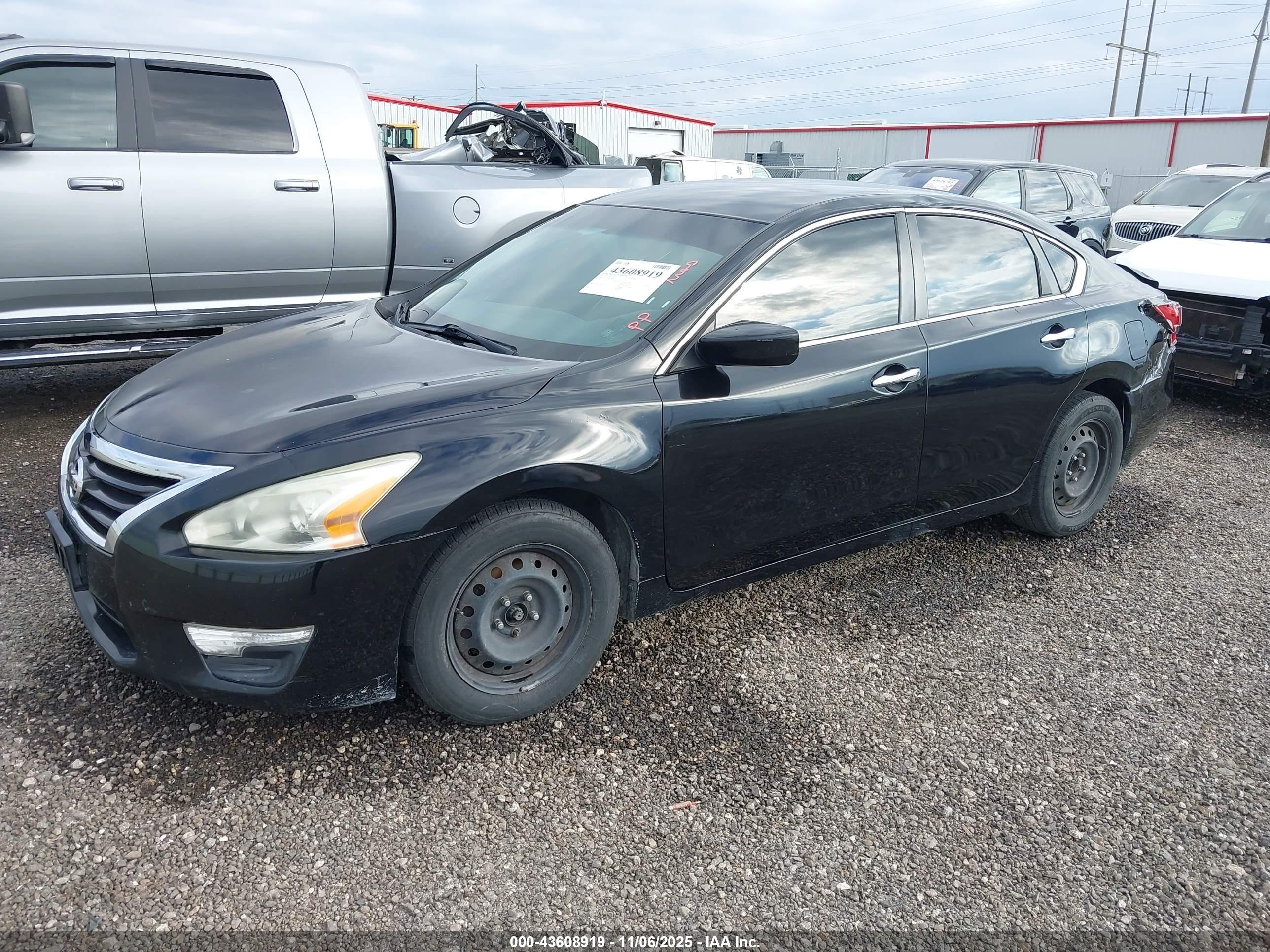 NISSAN ALTIMA image 2