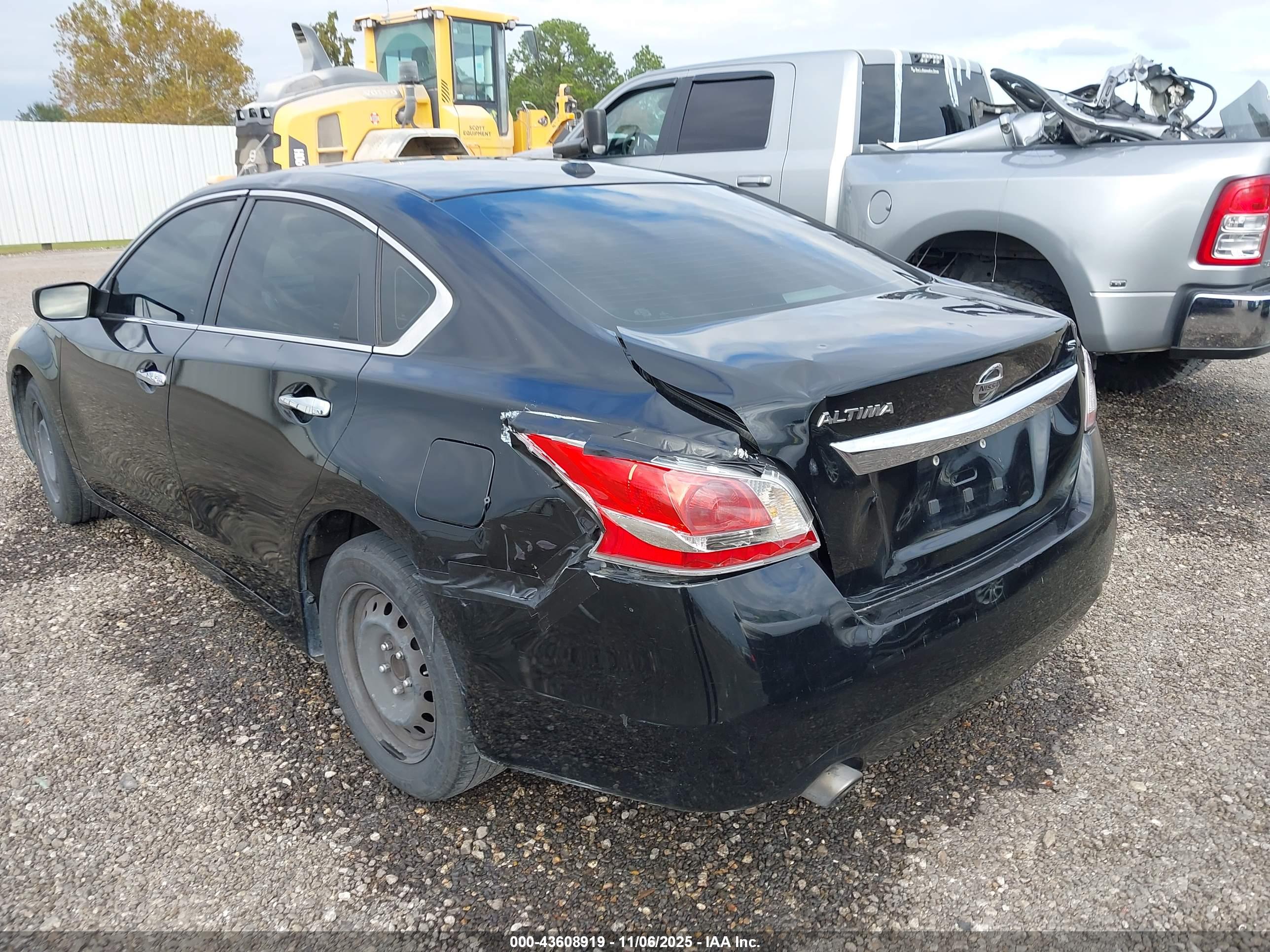 NISSAN ALTIMA image 6
