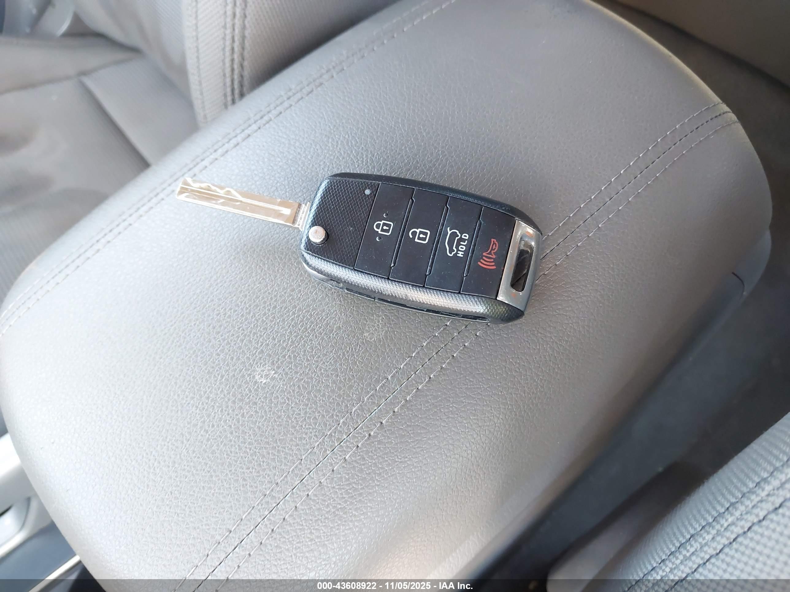 KIA SPORTAGE image 11
