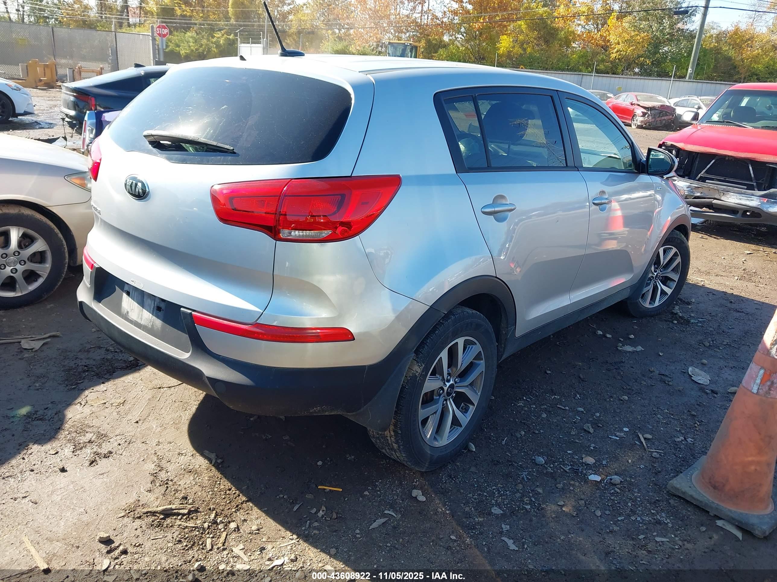 KIA SPORTAGE image 4