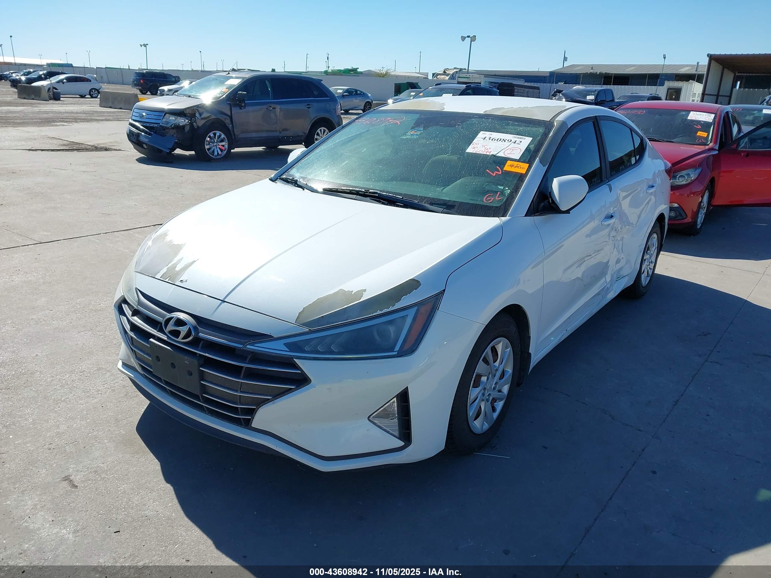 HYUNDAI ELANTRA image 2