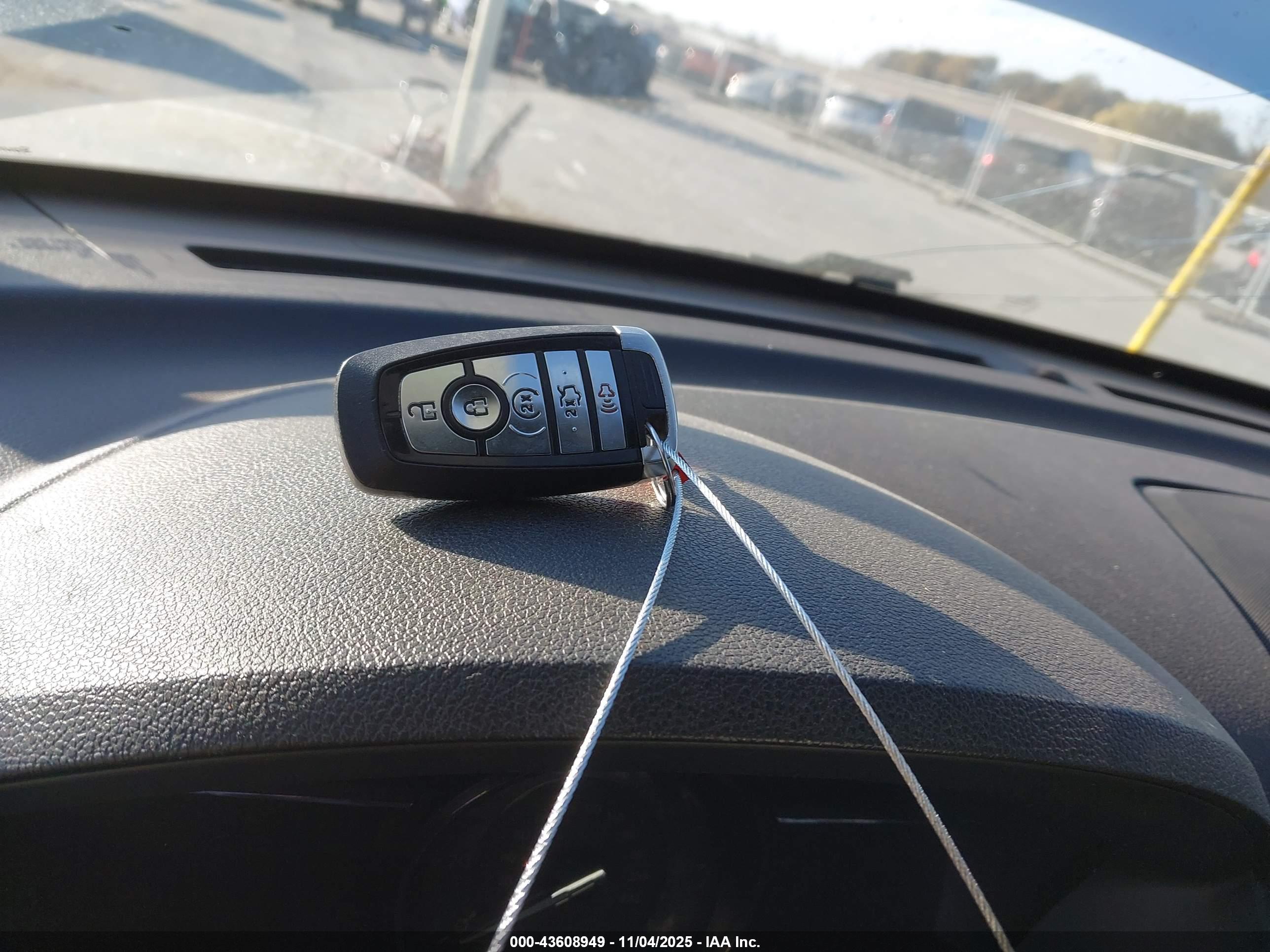 FORD EXPLORER image 11
