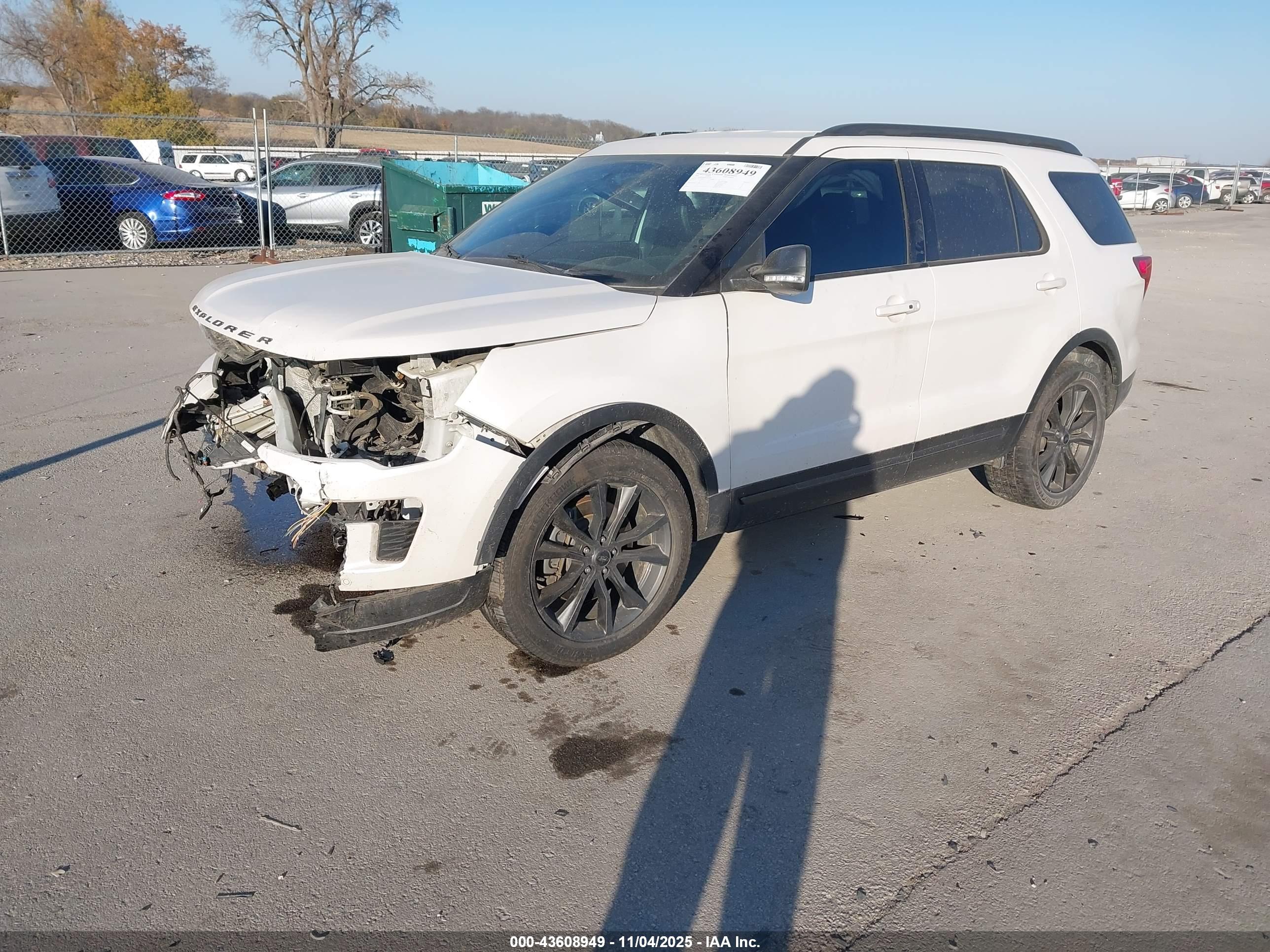 FORD EXPLORER image 2