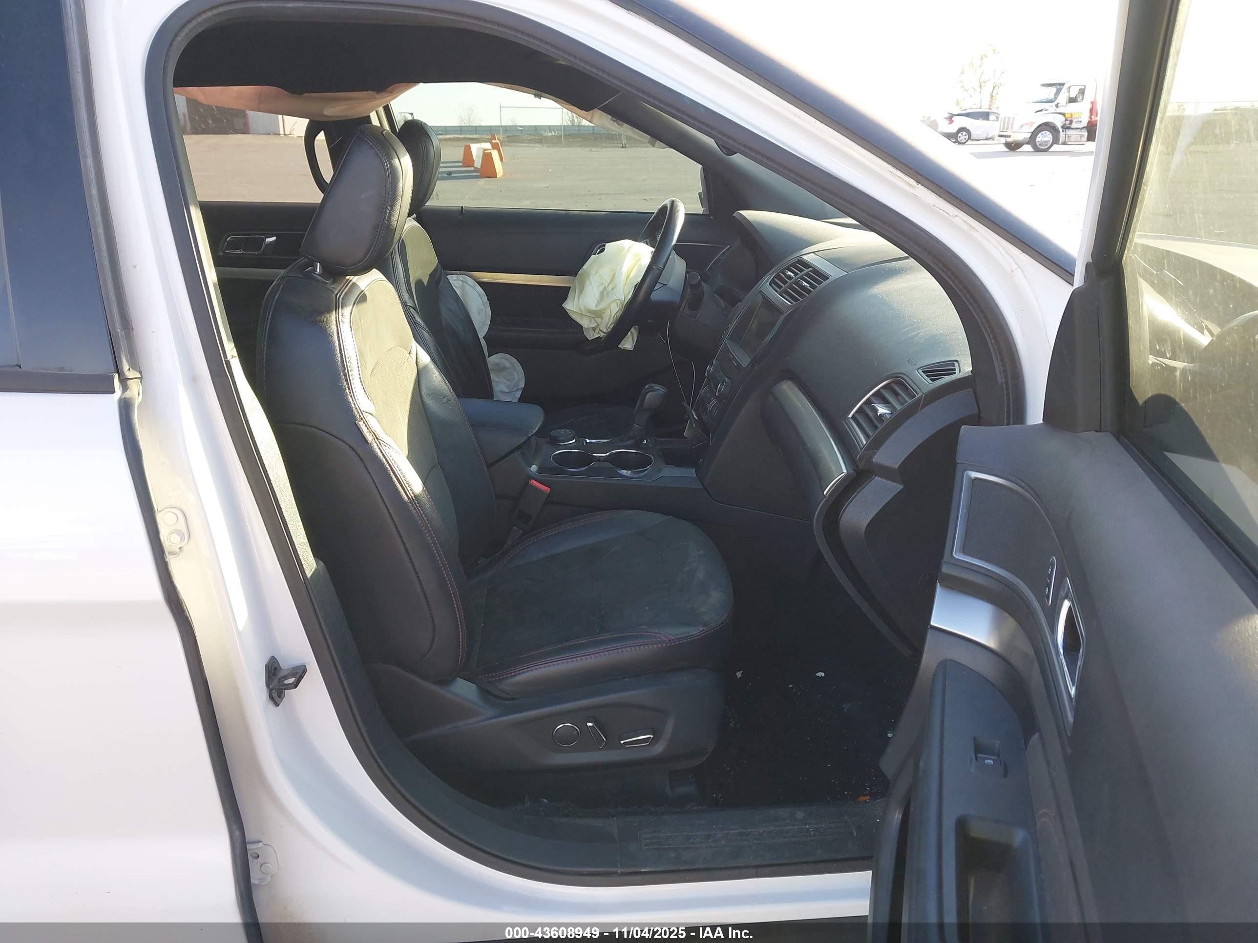 FORD EXPLORER image 5