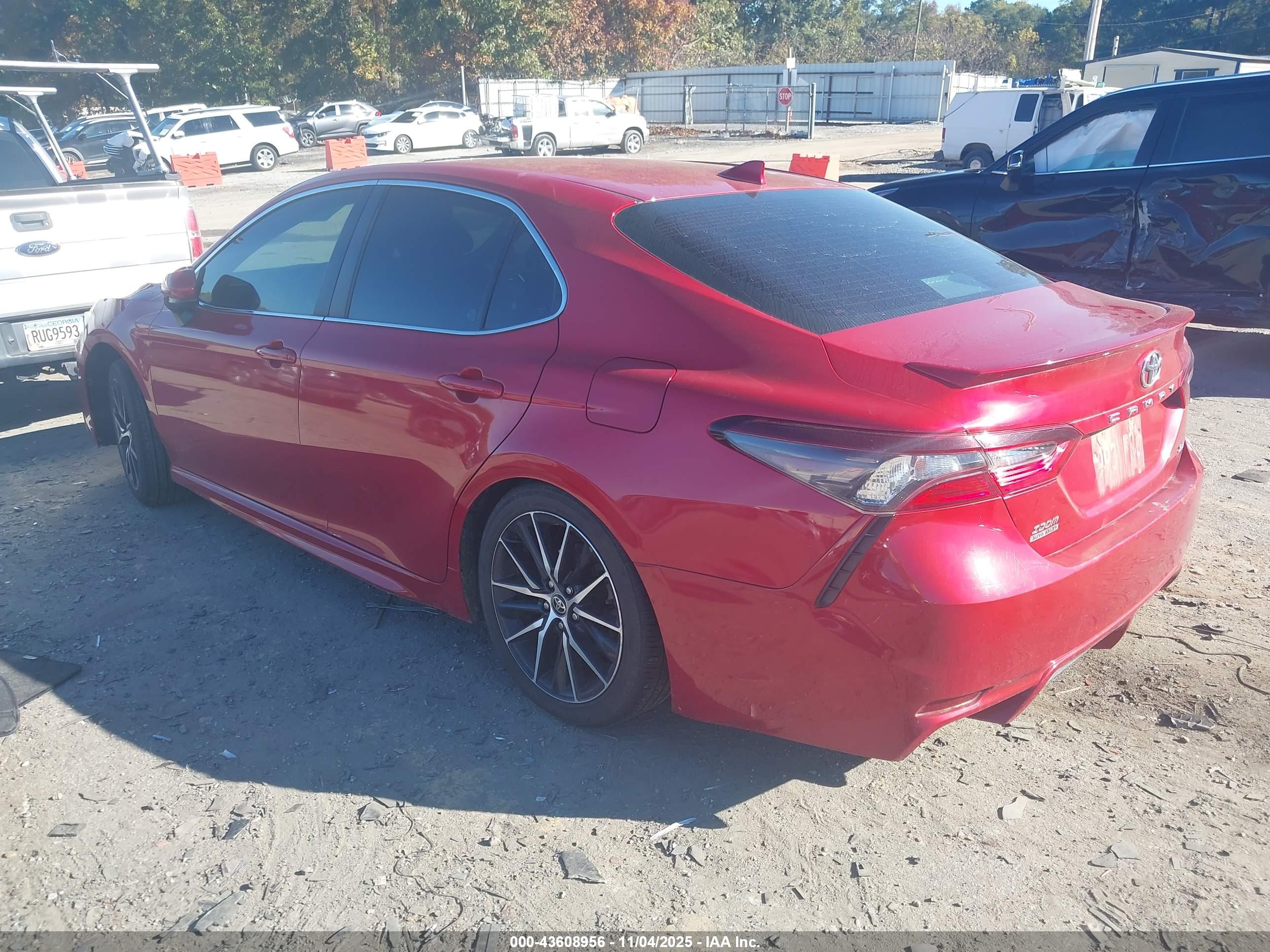 TOYOTA CAMRY image 3