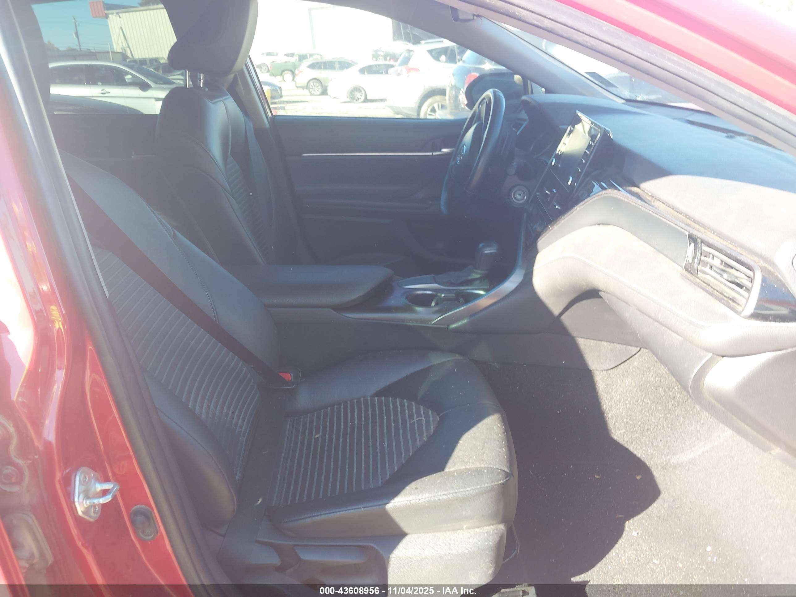 TOYOTA CAMRY image 5