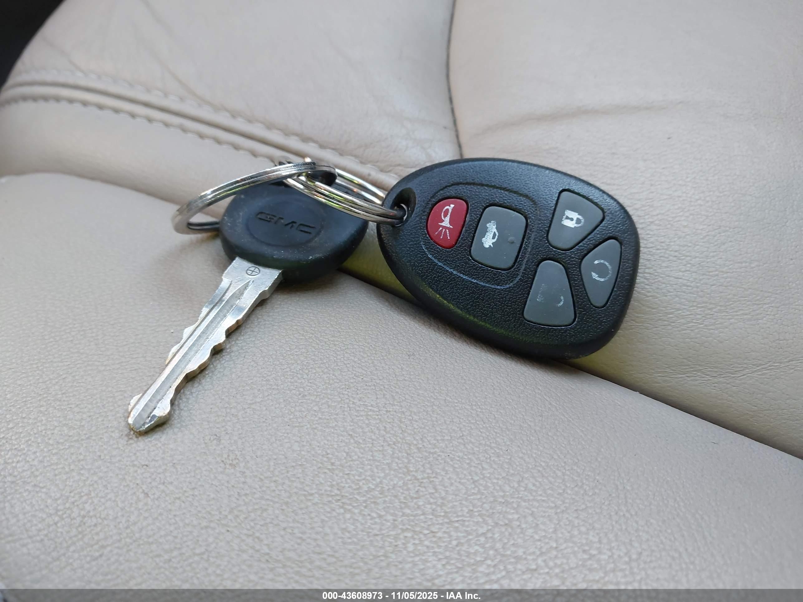 GMC ACADIA image 11