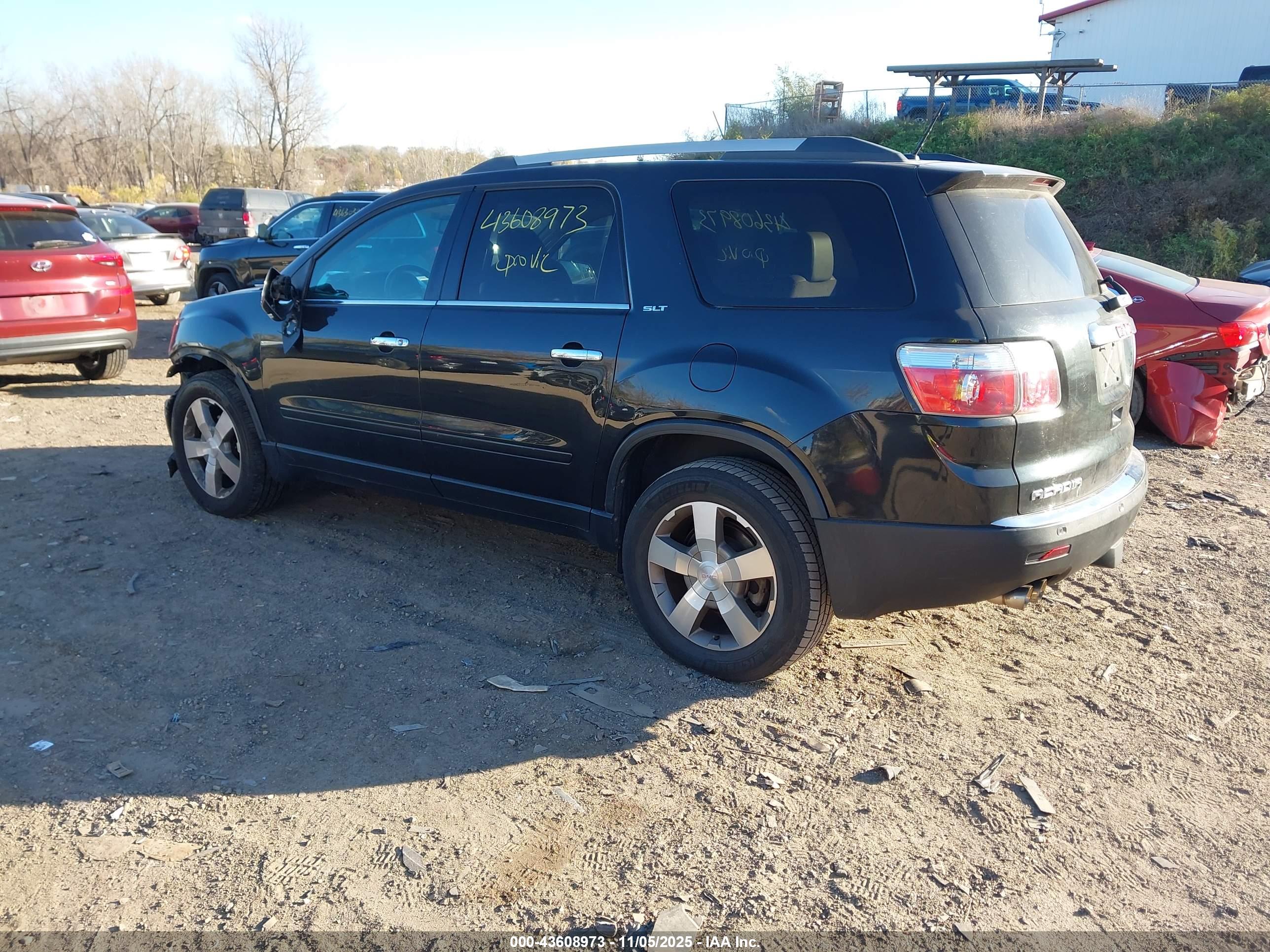 GMC ACADIA image 3