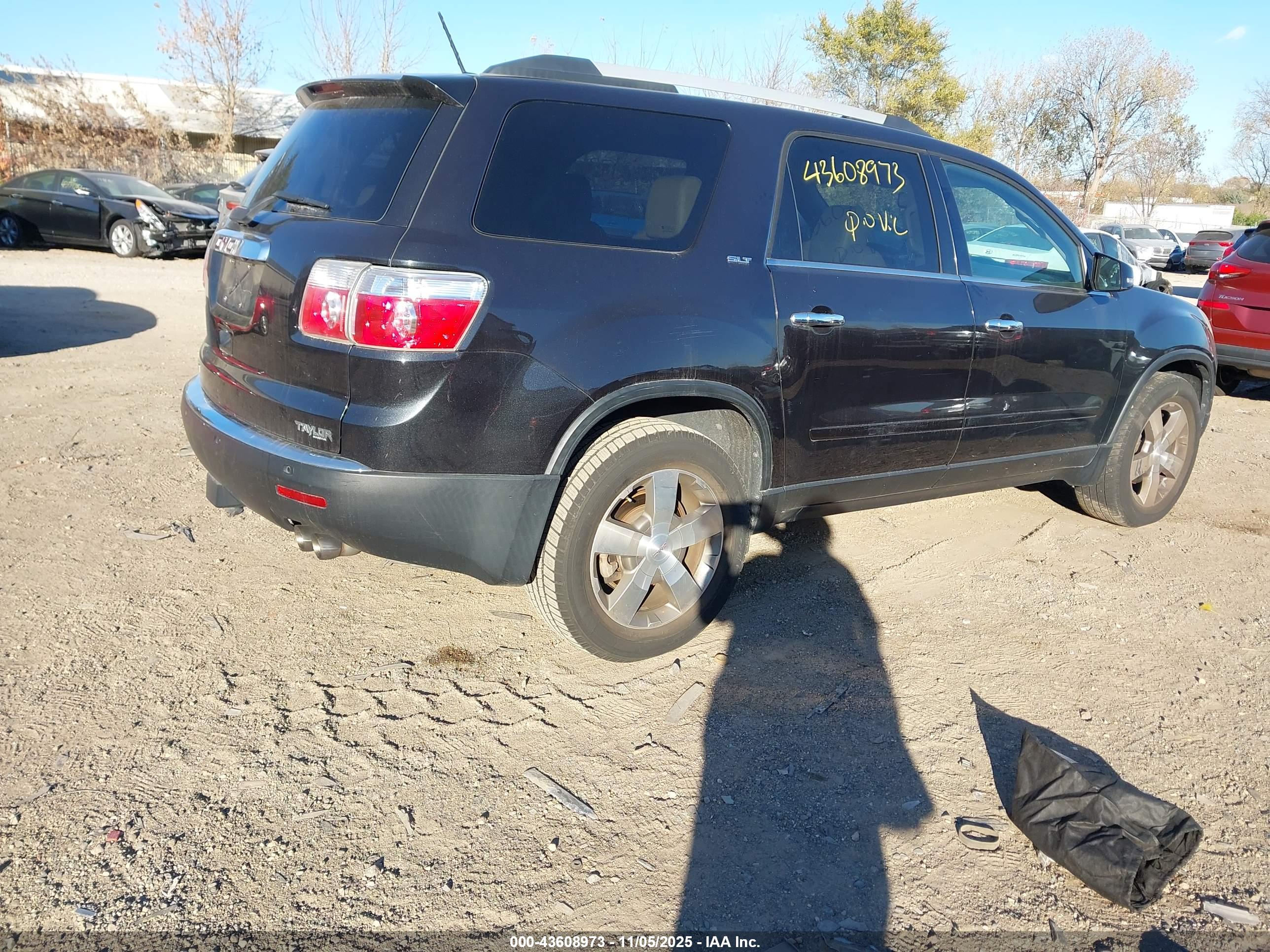 GMC ACADIA image 4