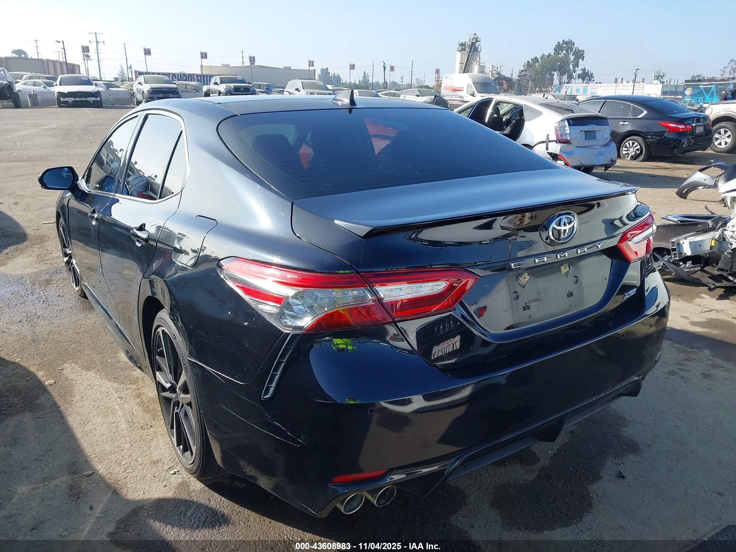 TOYOTA CAMRY image 3