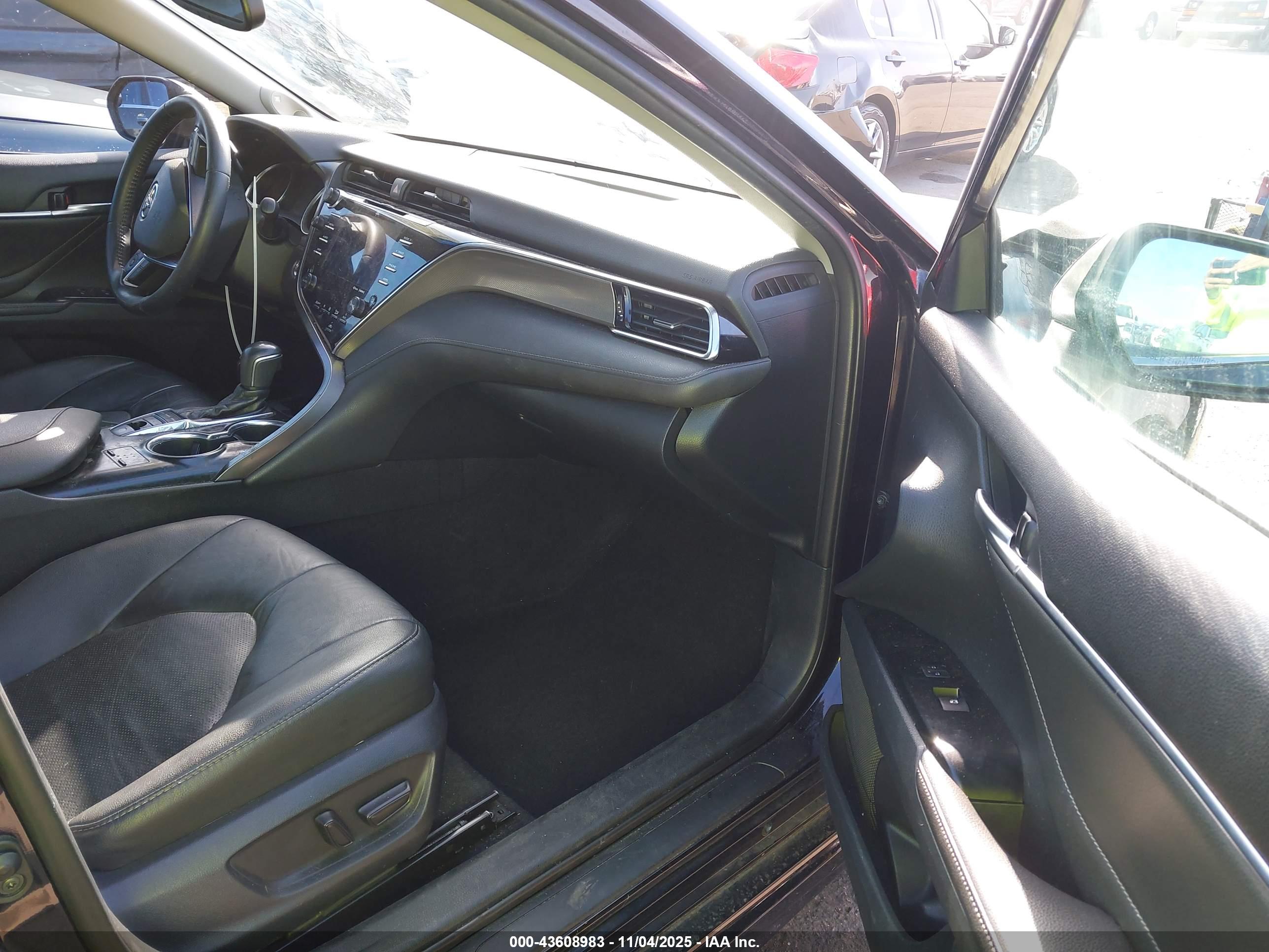 TOYOTA CAMRY image 5