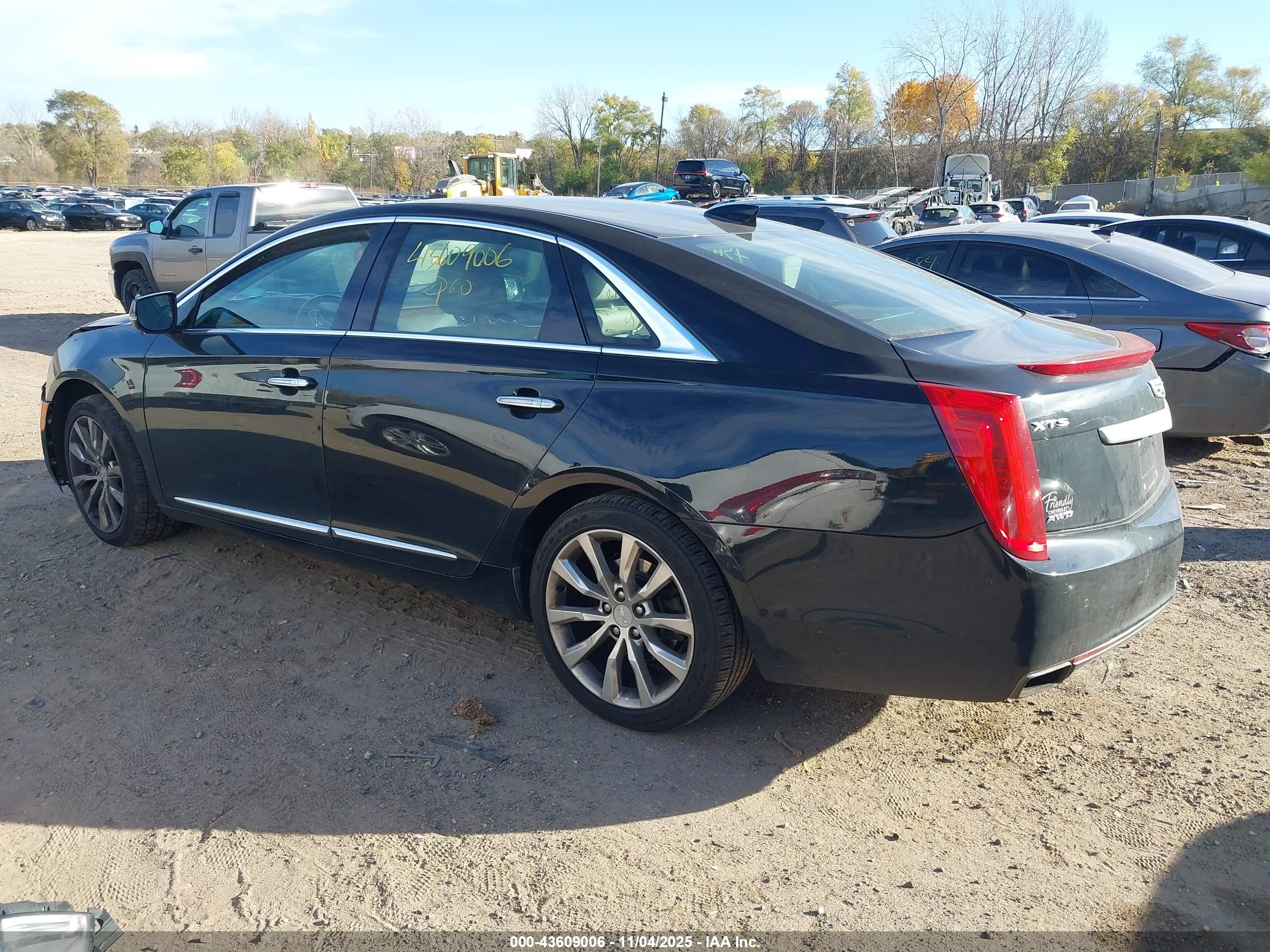 CADILLAC XTS image 3