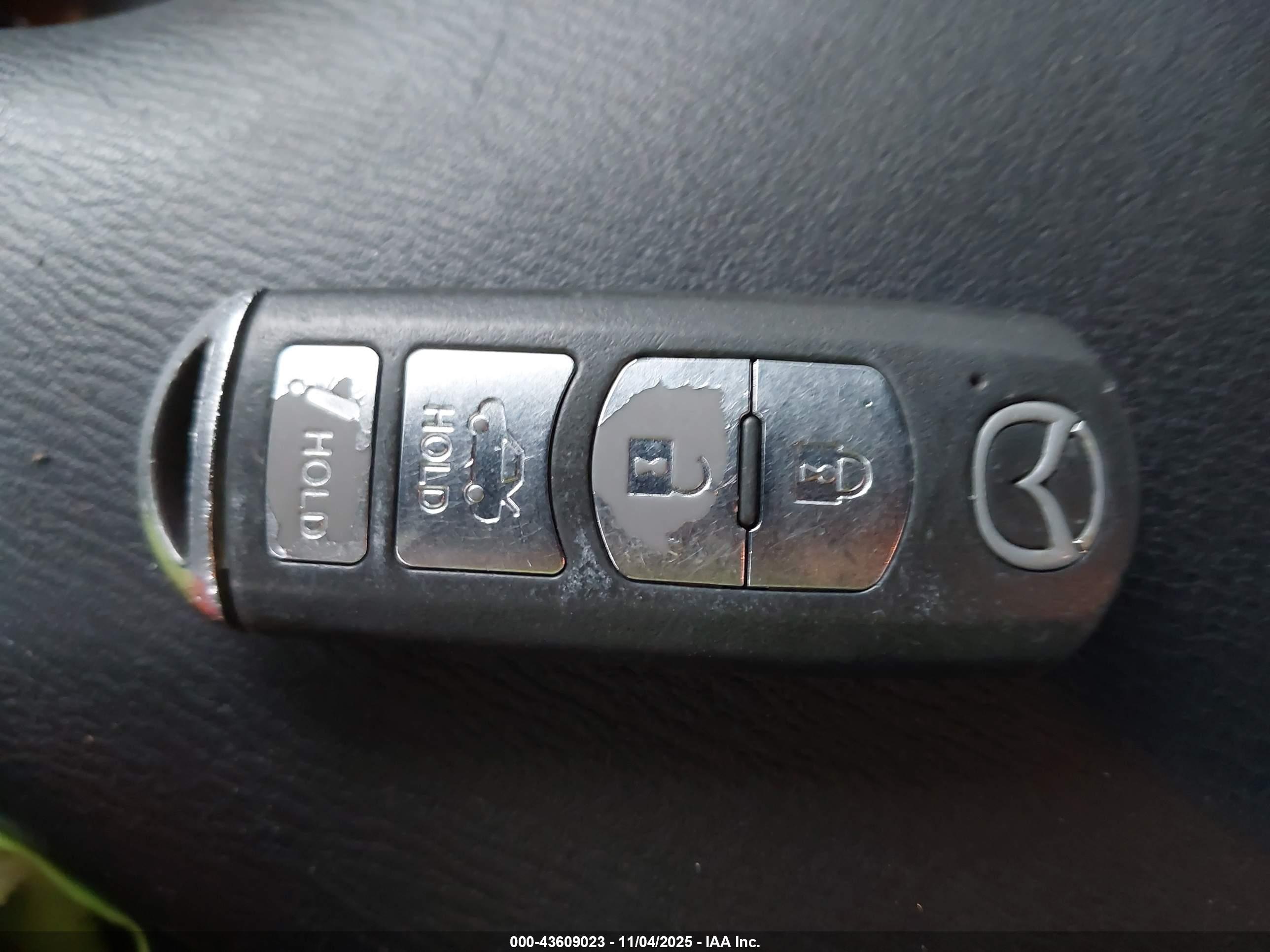 MAZDA MAZDA3 image 11