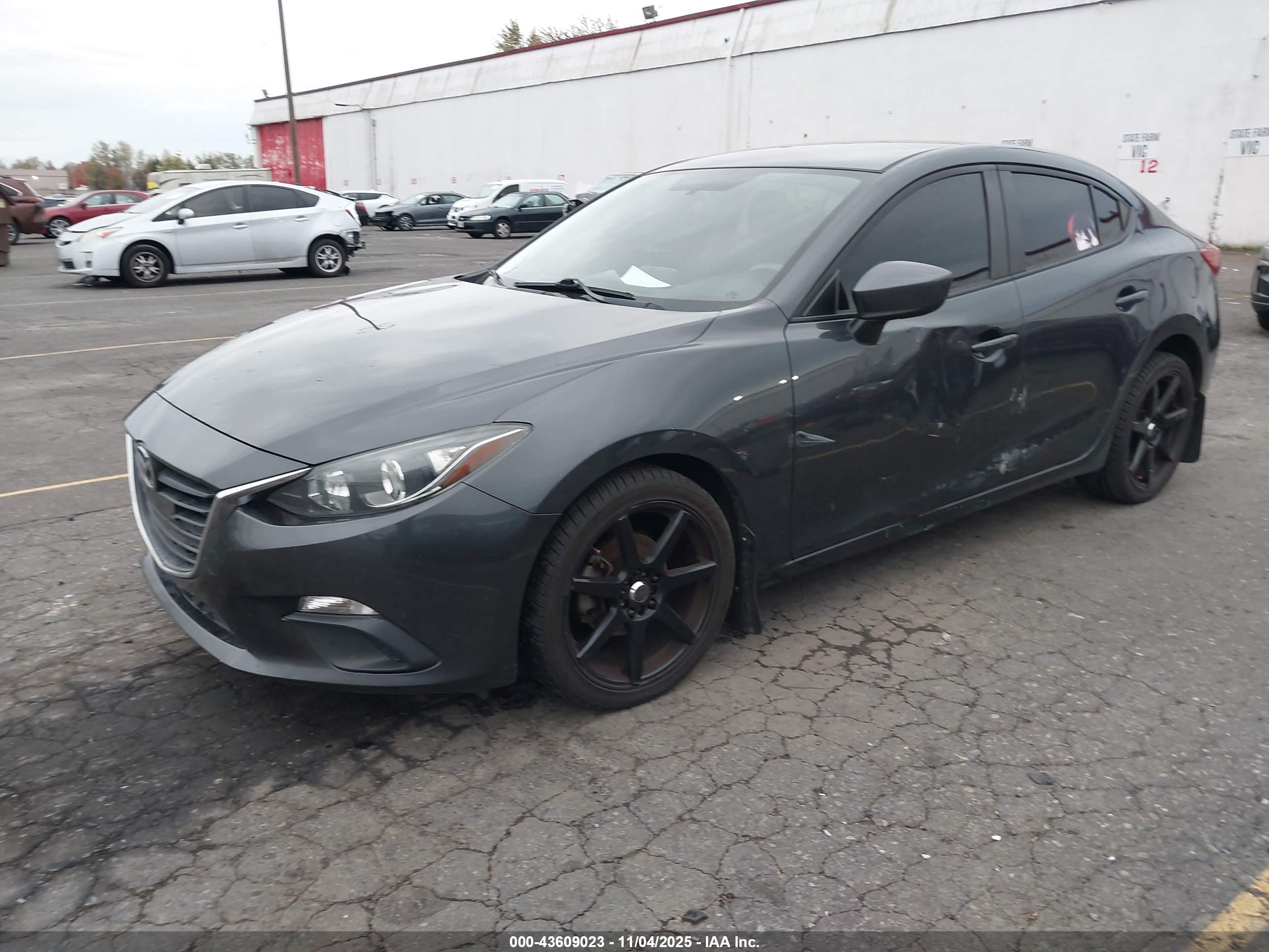 MAZDA MAZDA3 image 2