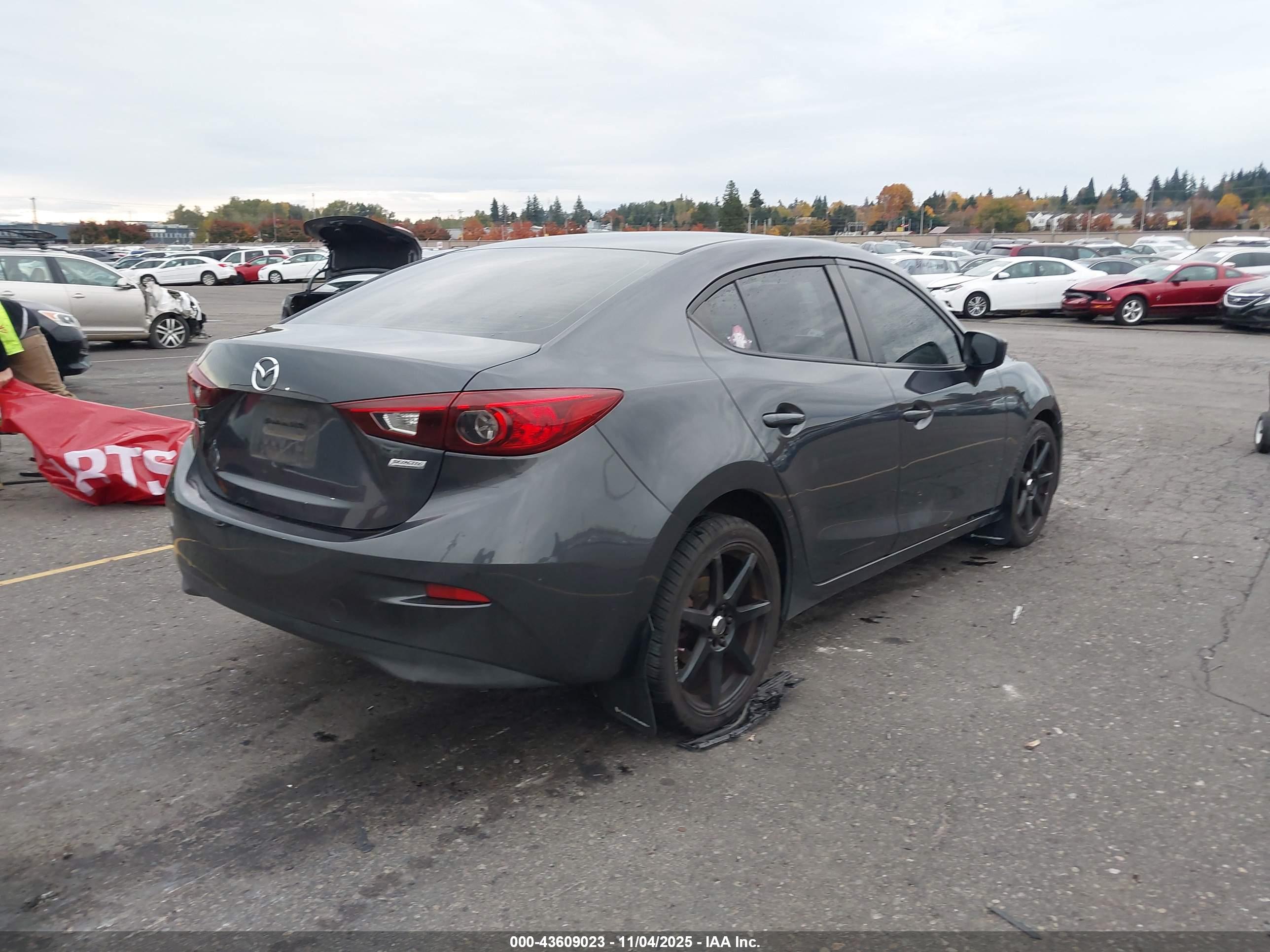 MAZDA MAZDA3 image 4