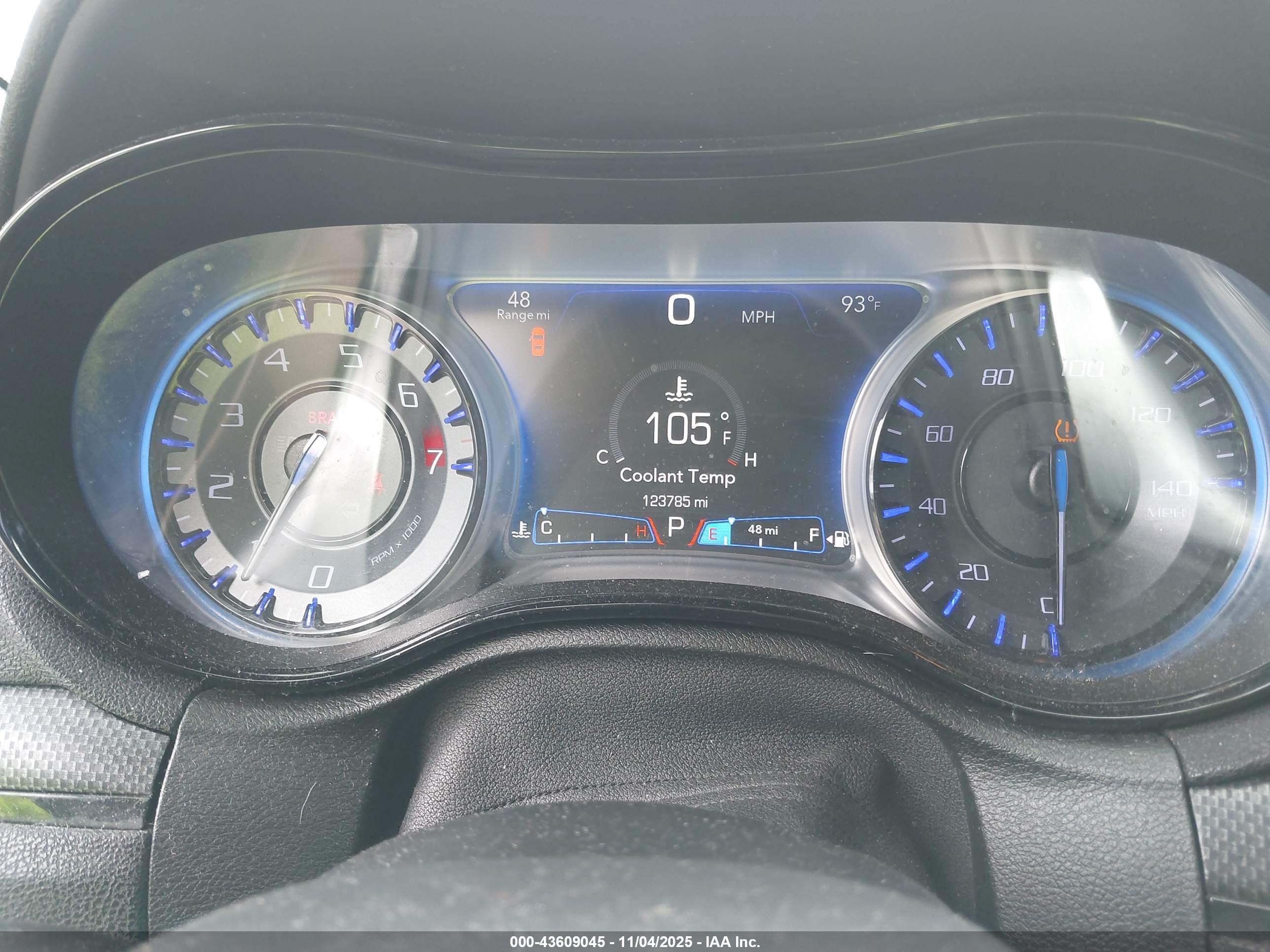 CHRYSLER 300 image 7