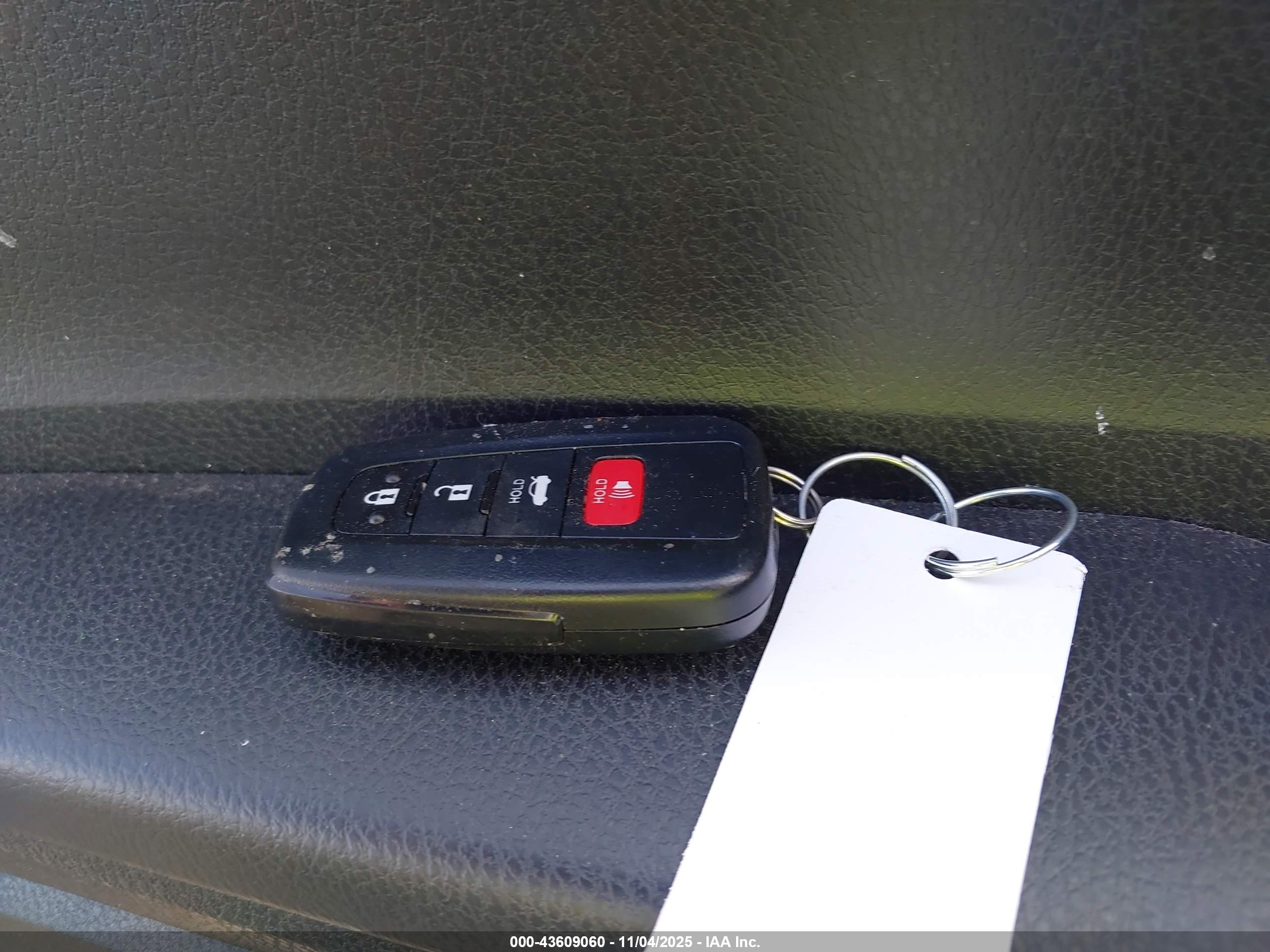 TOYOTA CAMRY image 11