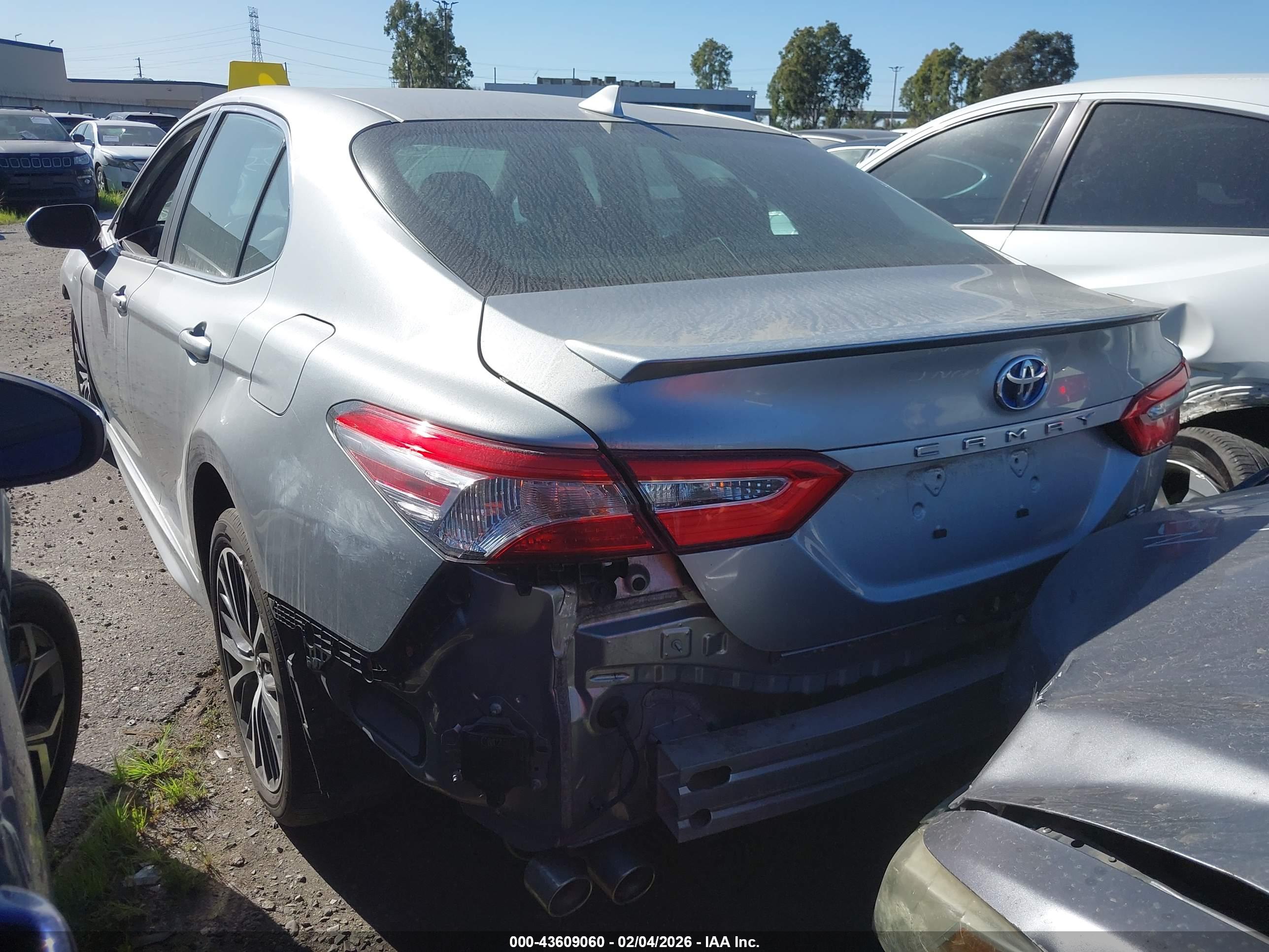 TOYOTA CAMRY image 3