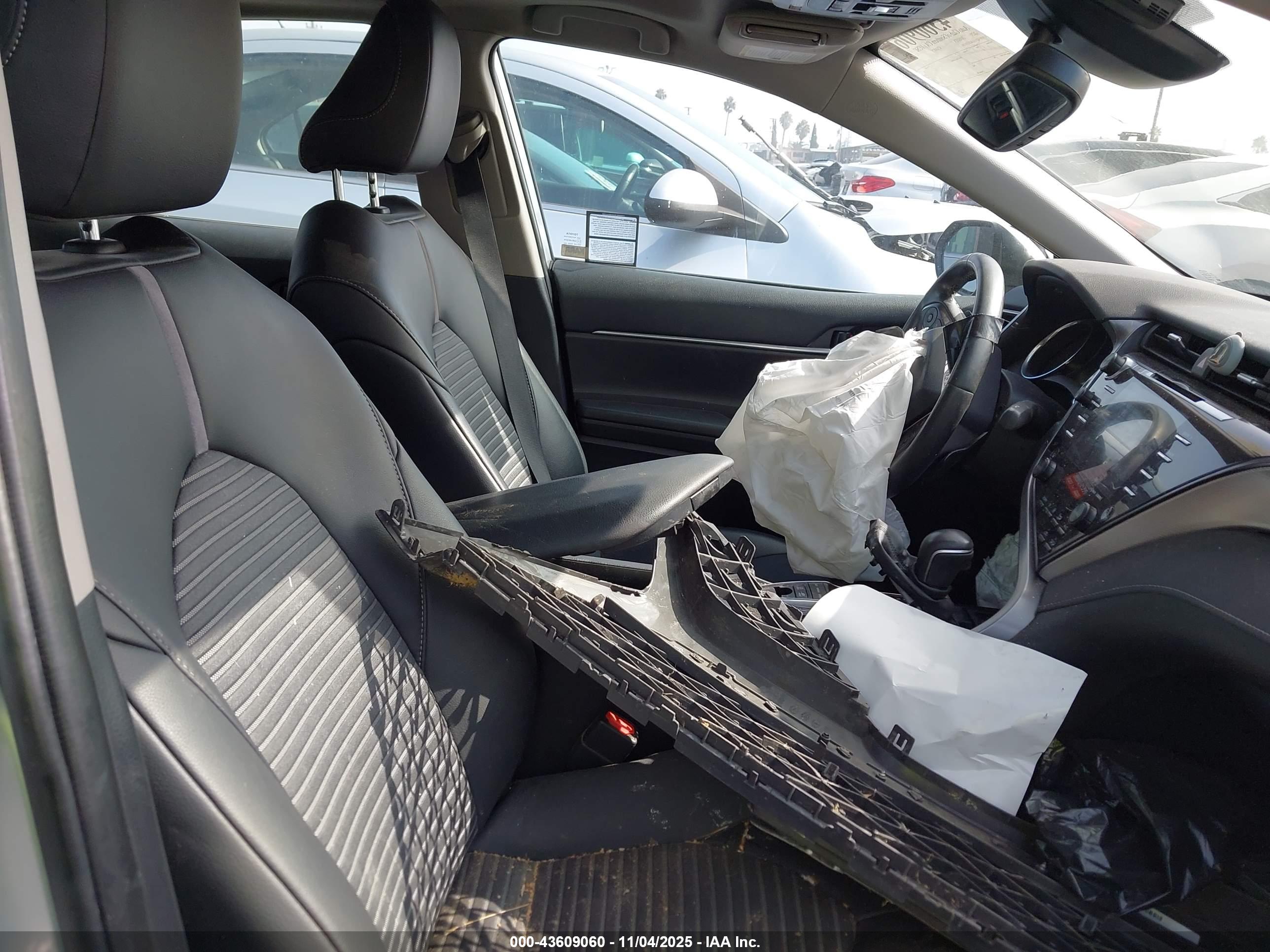 TOYOTA CAMRY image 5