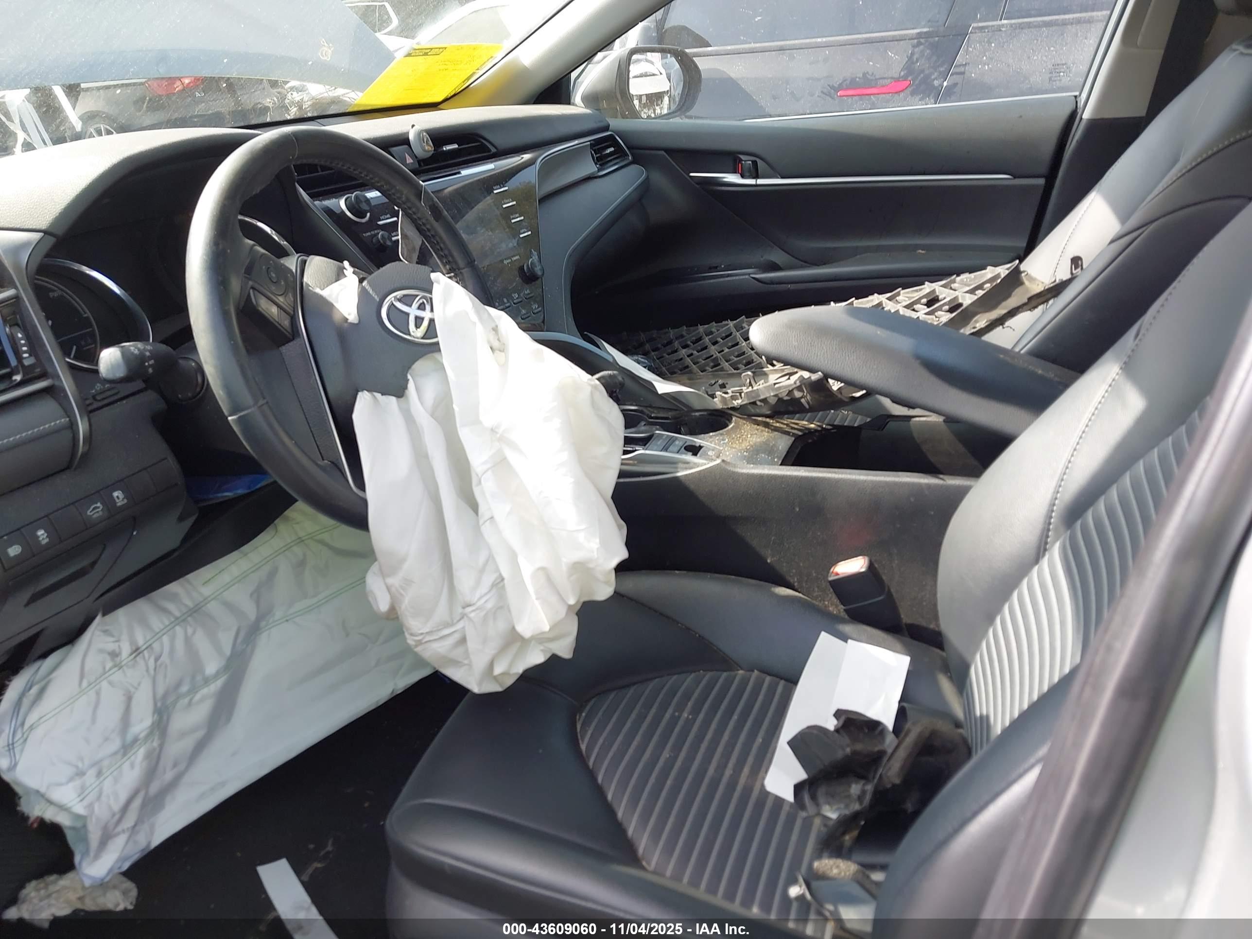 TOYOTA CAMRY image 7