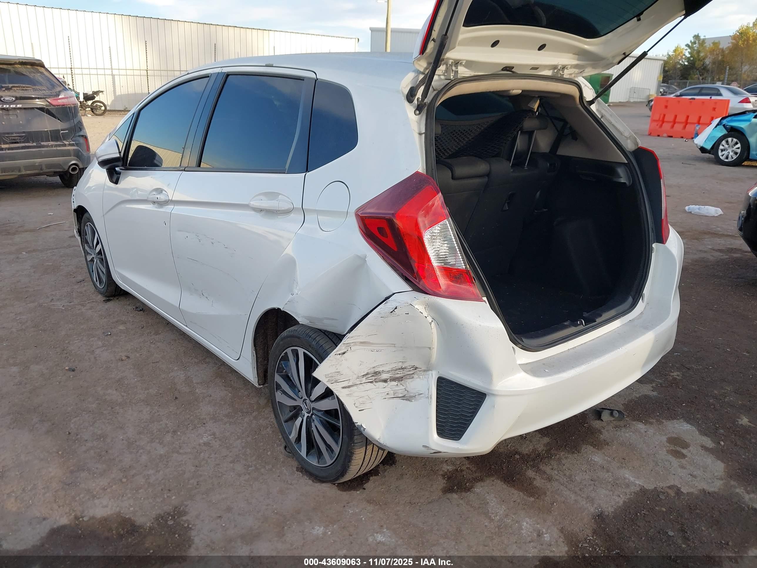 HONDA FIT image 3