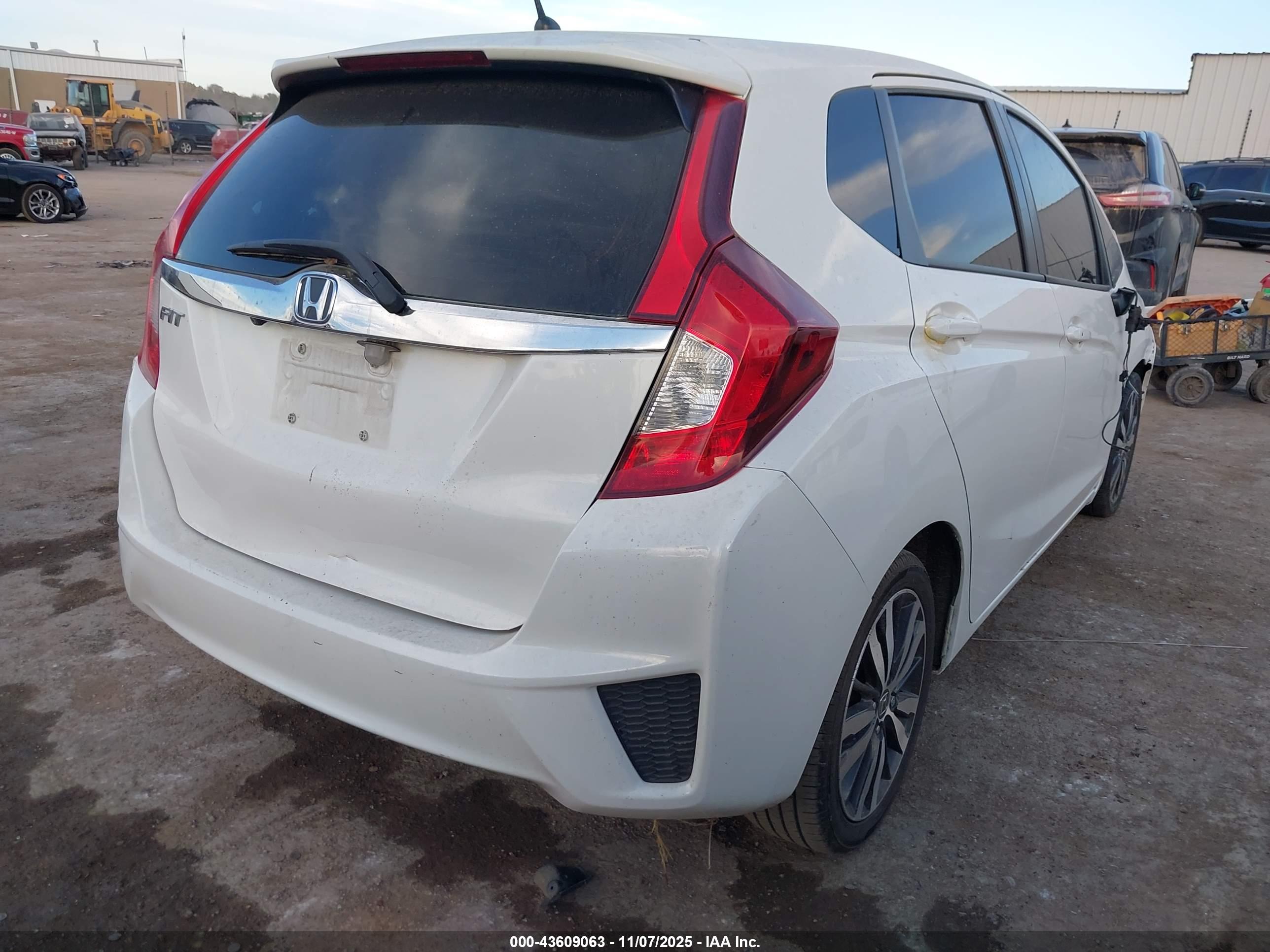 HONDA FIT image 4