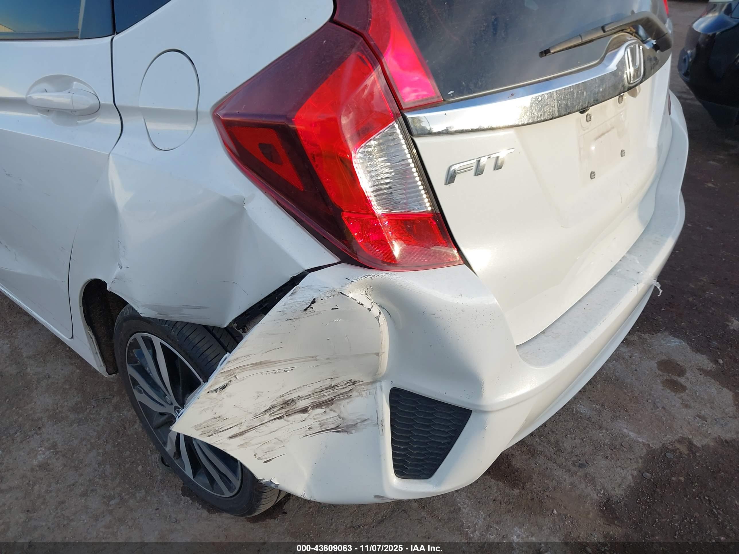 HONDA FIT image 6