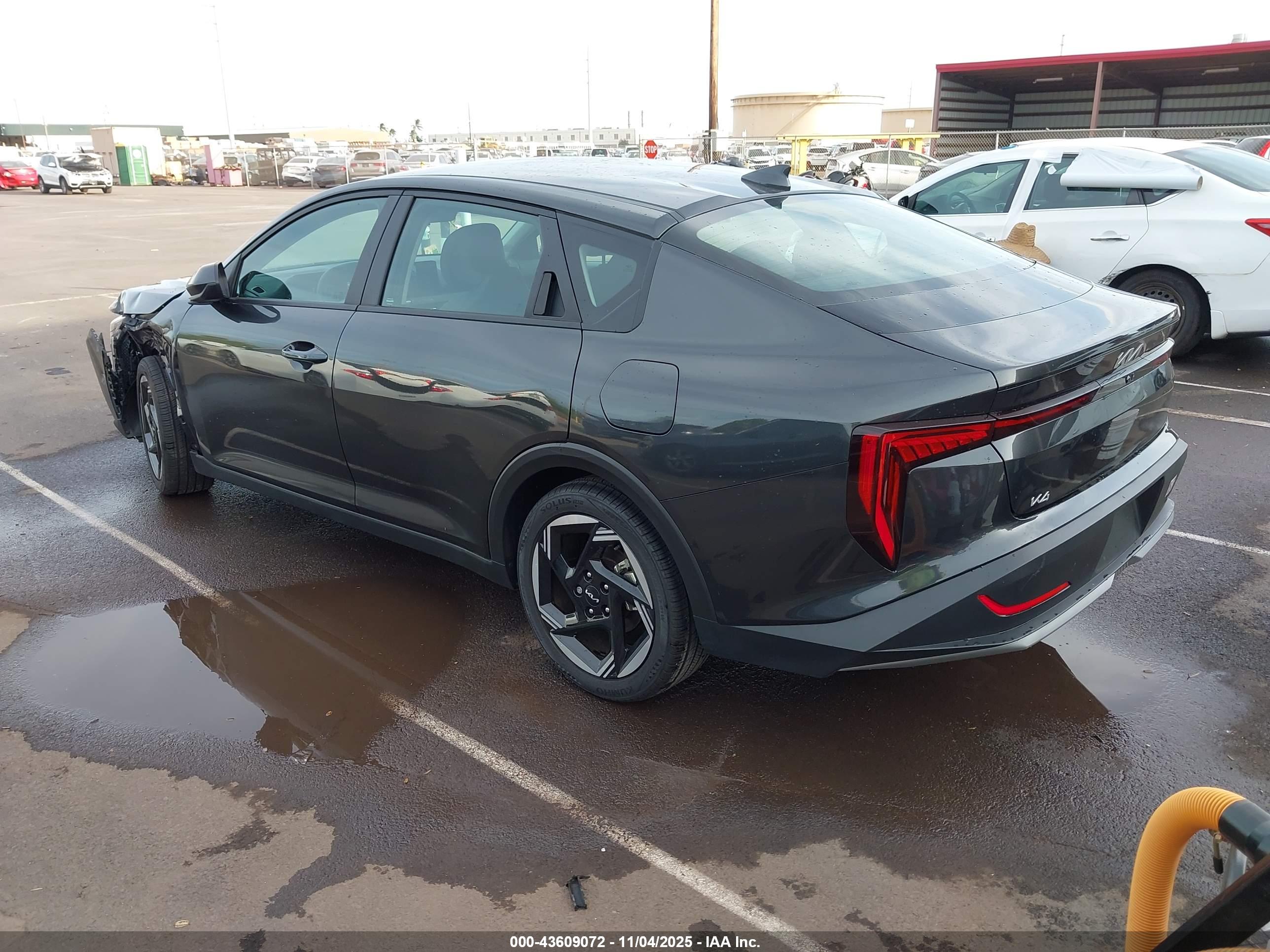 KIA K4 image 3