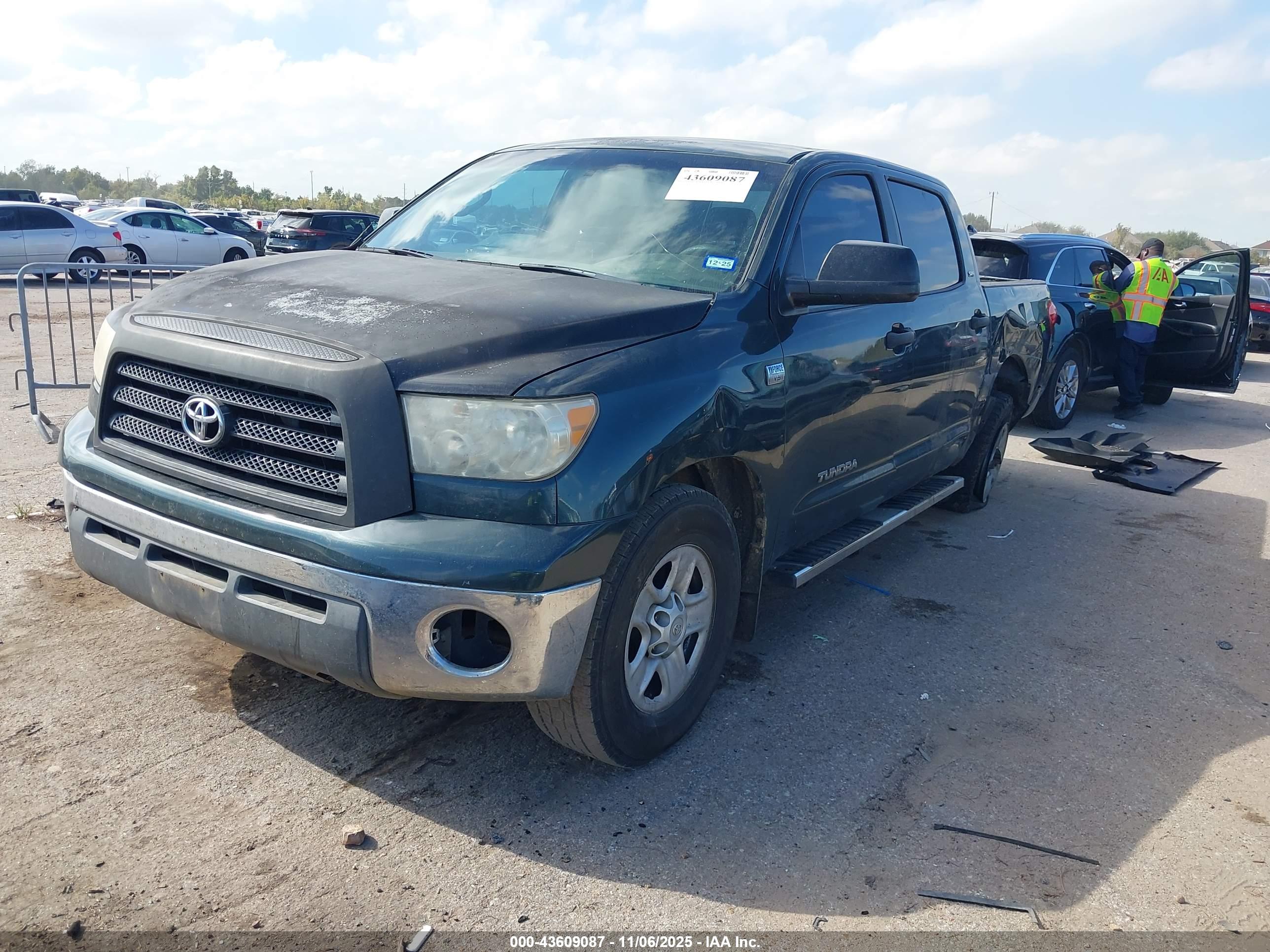 TOYOTA TUNDRA image 2