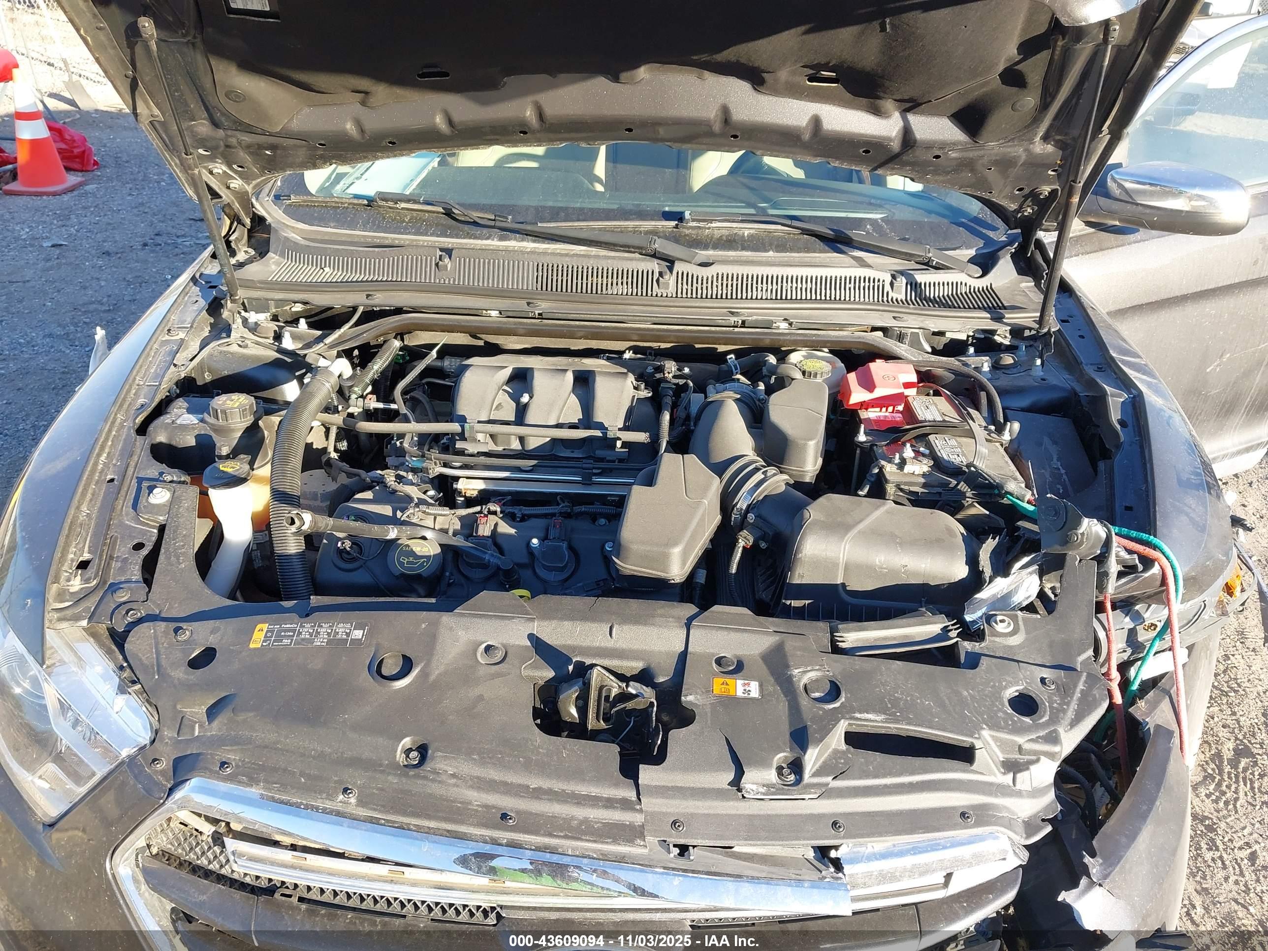 FORD TAURUS image 10
