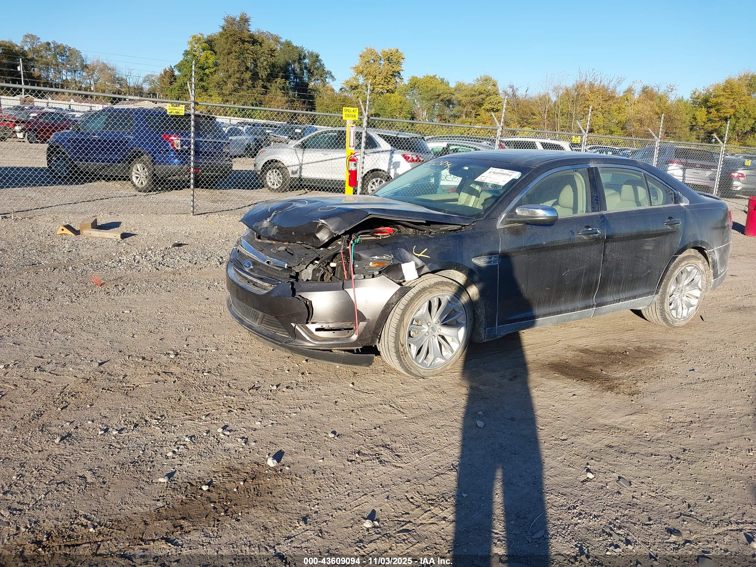 FORD TAURUS image 2