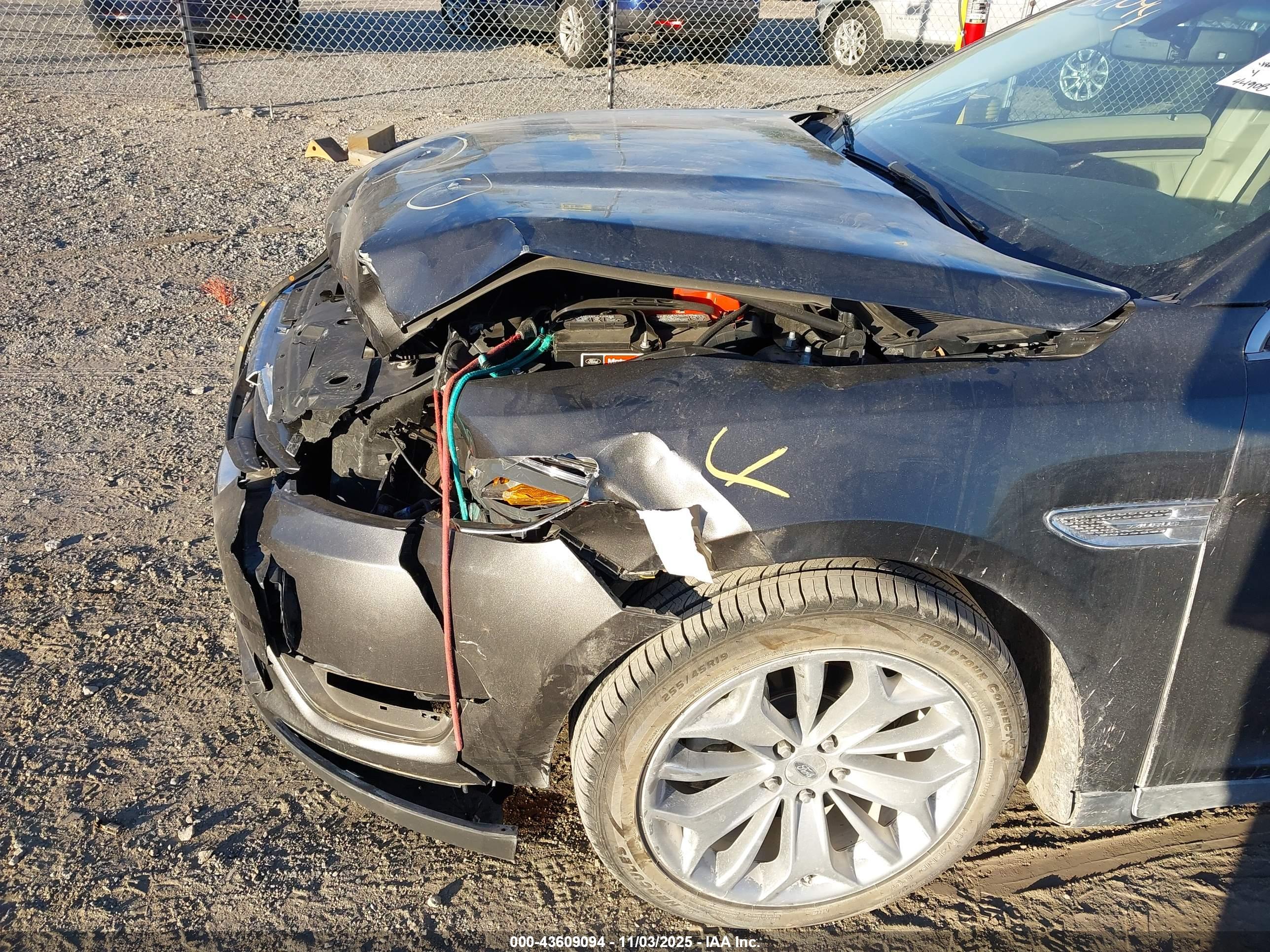 FORD TAURUS image 6