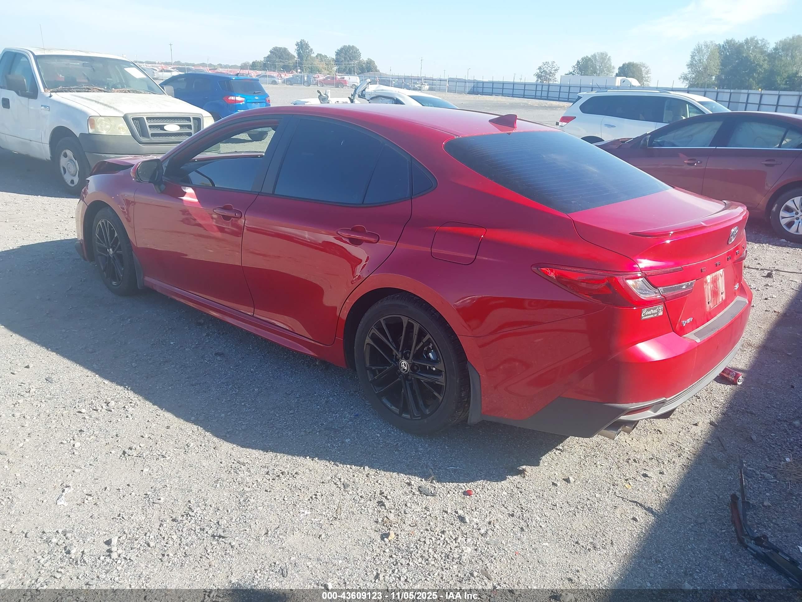 TOYOTA CAMRY image 3