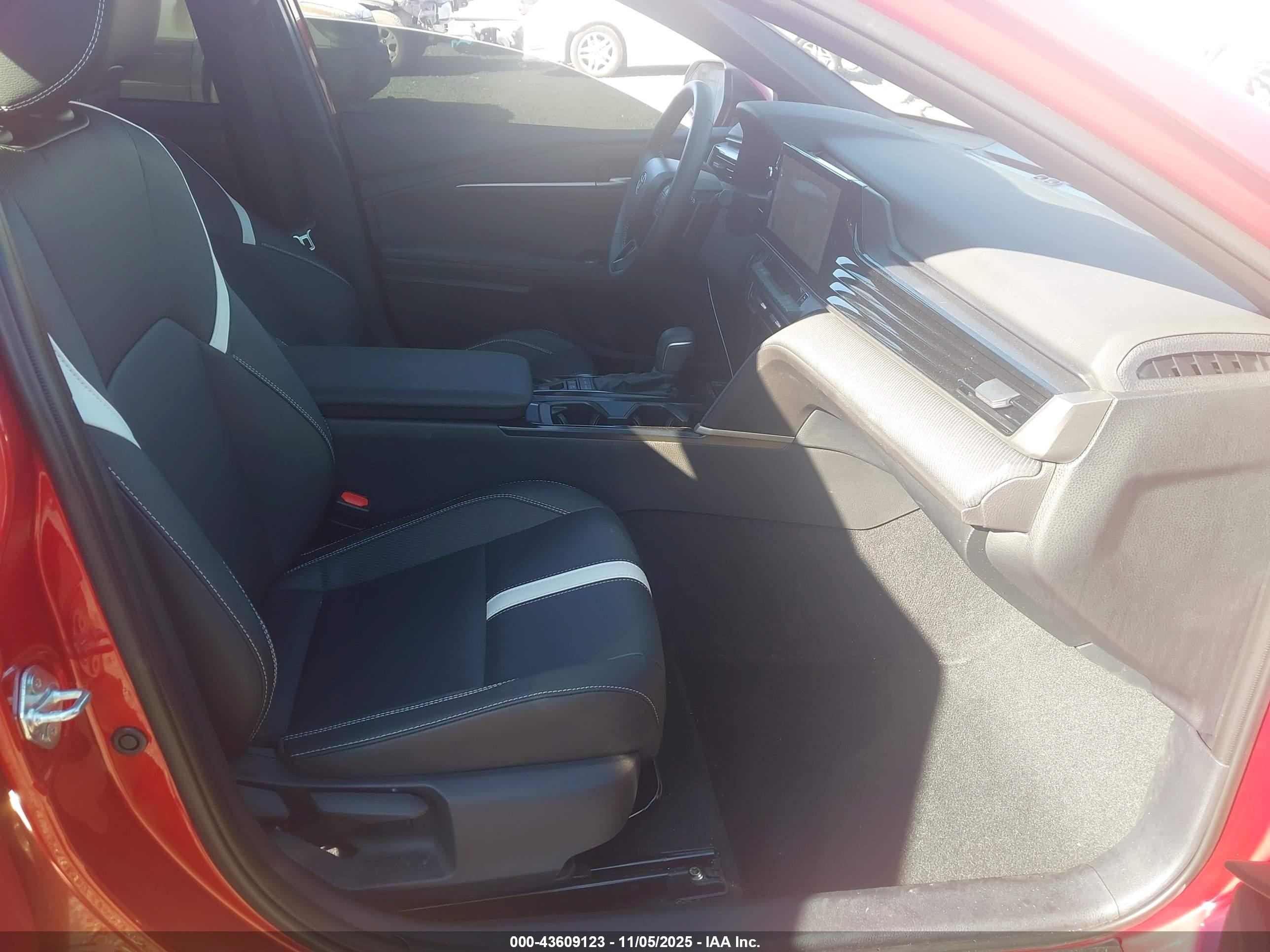 TOYOTA CAMRY image 5
