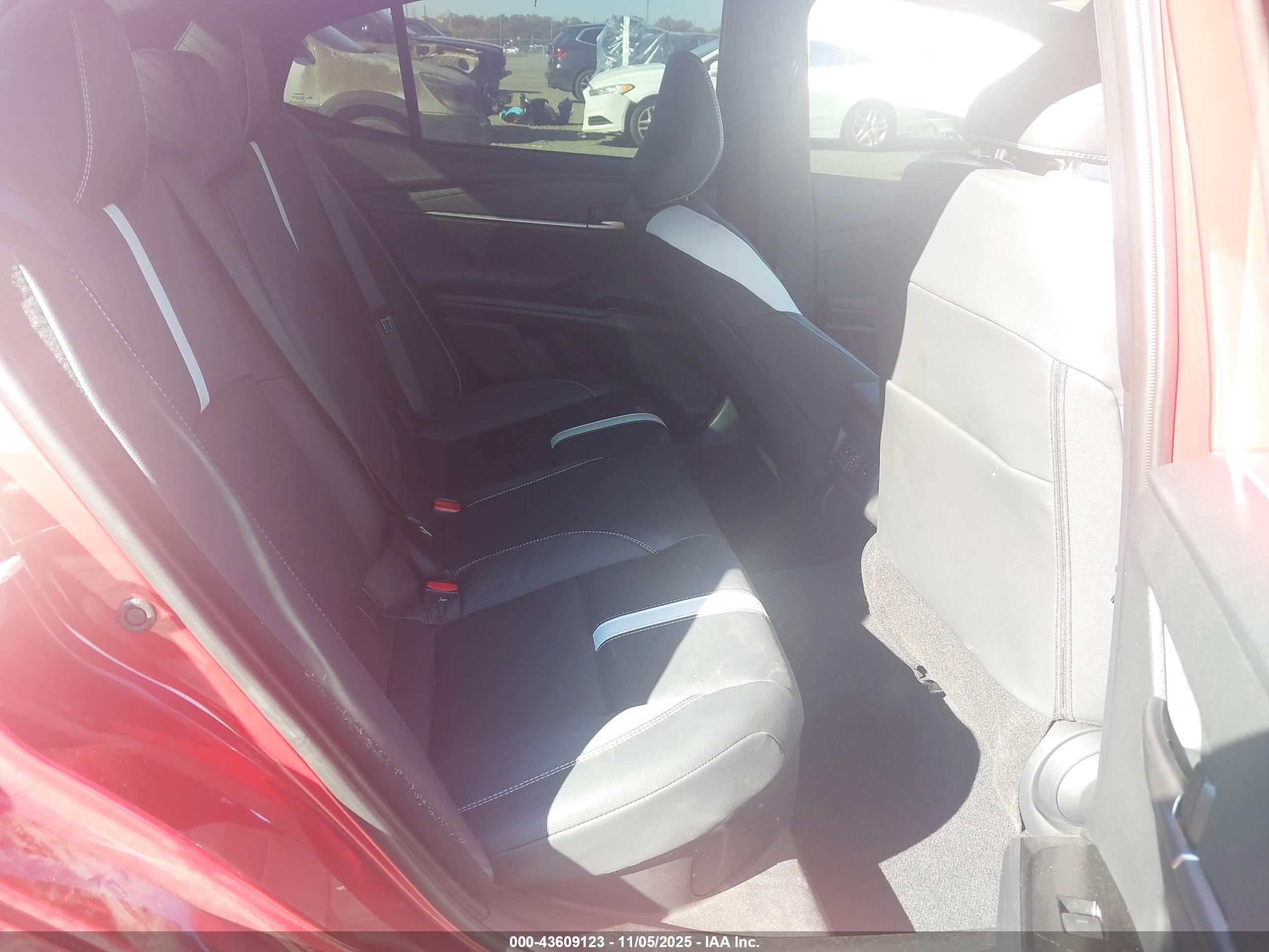 TOYOTA CAMRY image 8