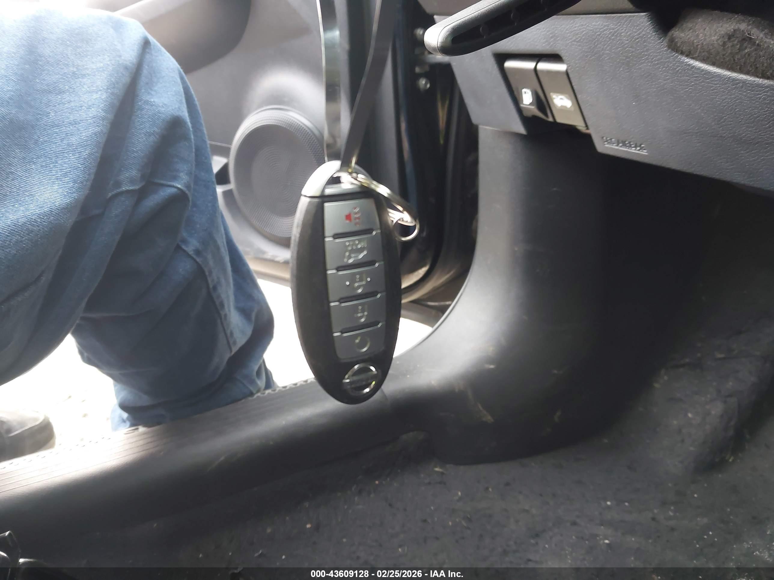 NISSAN KICKS image 11