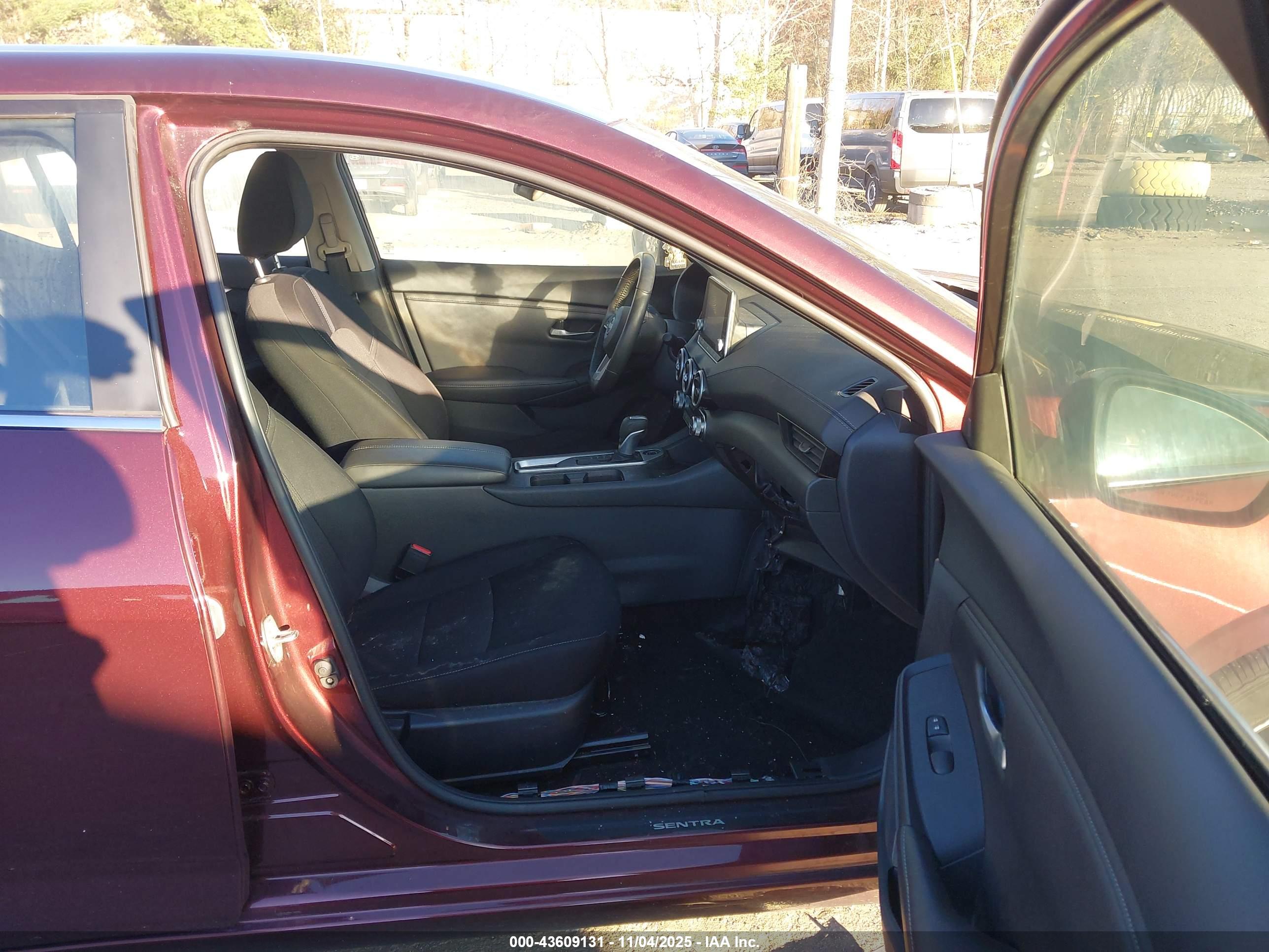 NISSAN SENTRA image 5