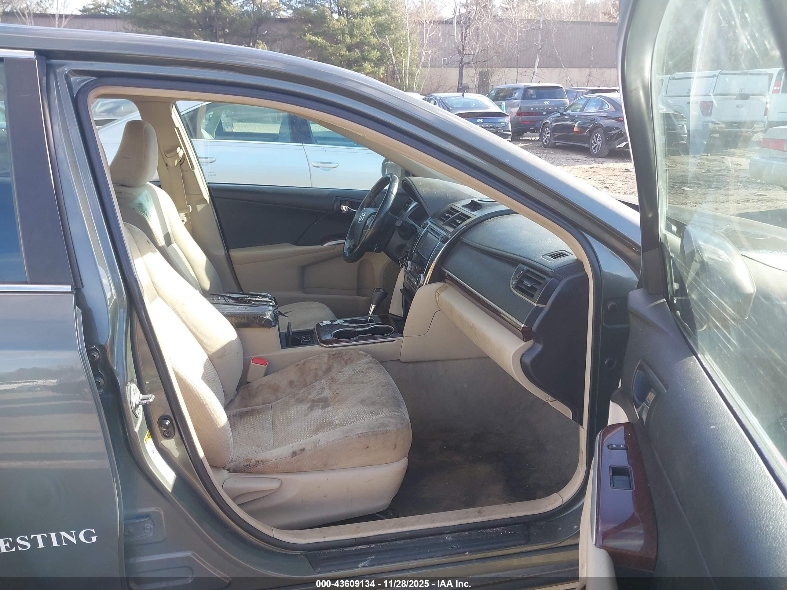 TOYOTA CAMRY image 5