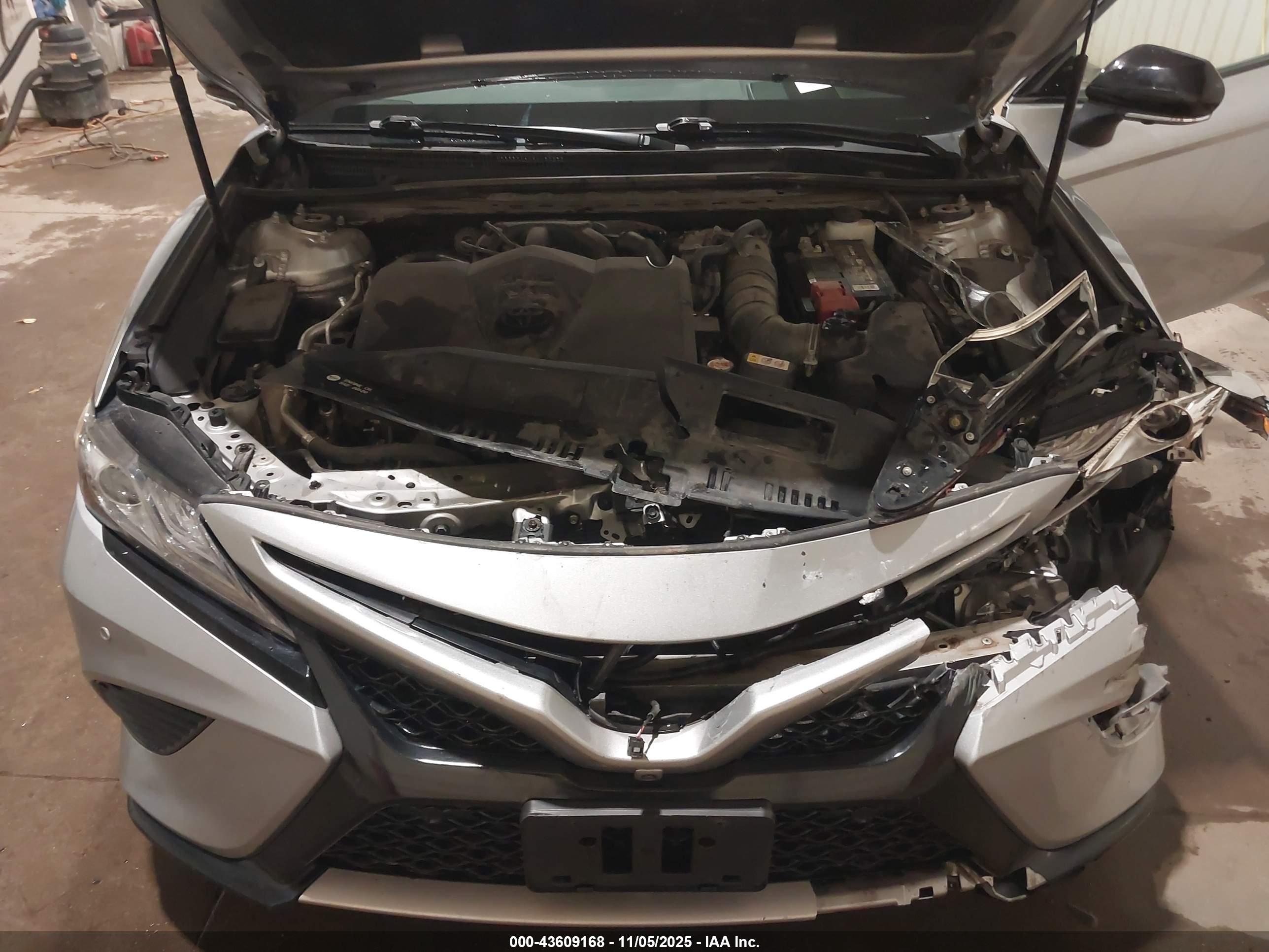 TOYOTA CAMRY image 10