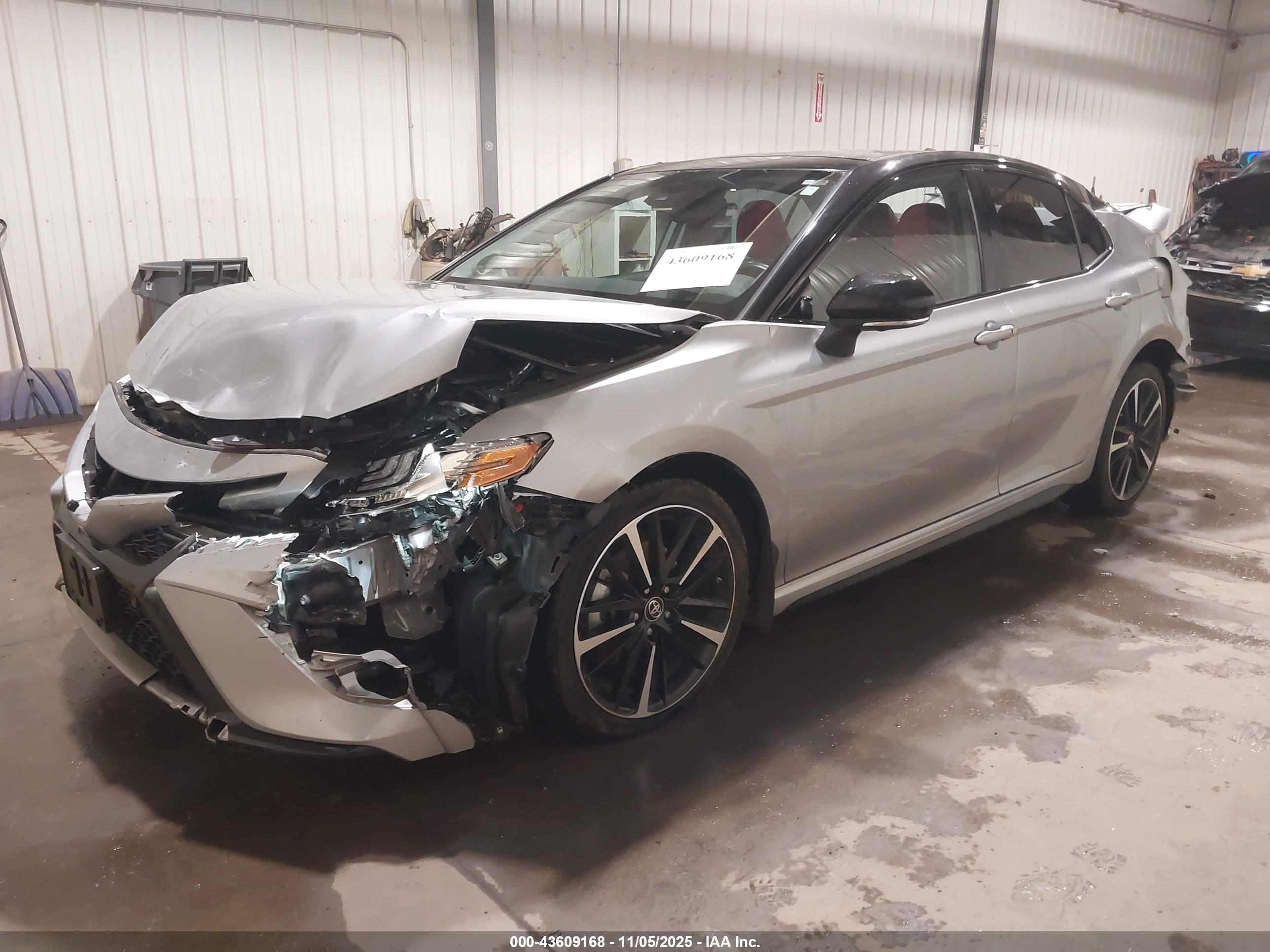 TOYOTA CAMRY image 2