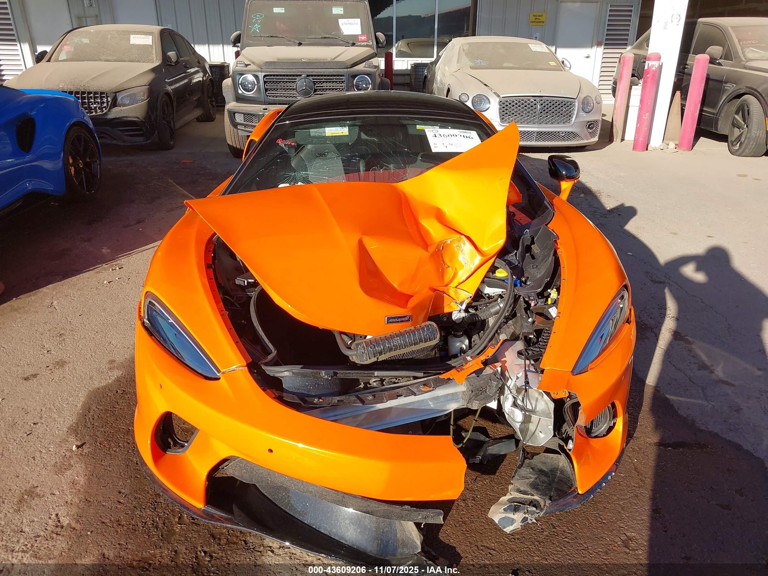 MCLAREN GT image 6