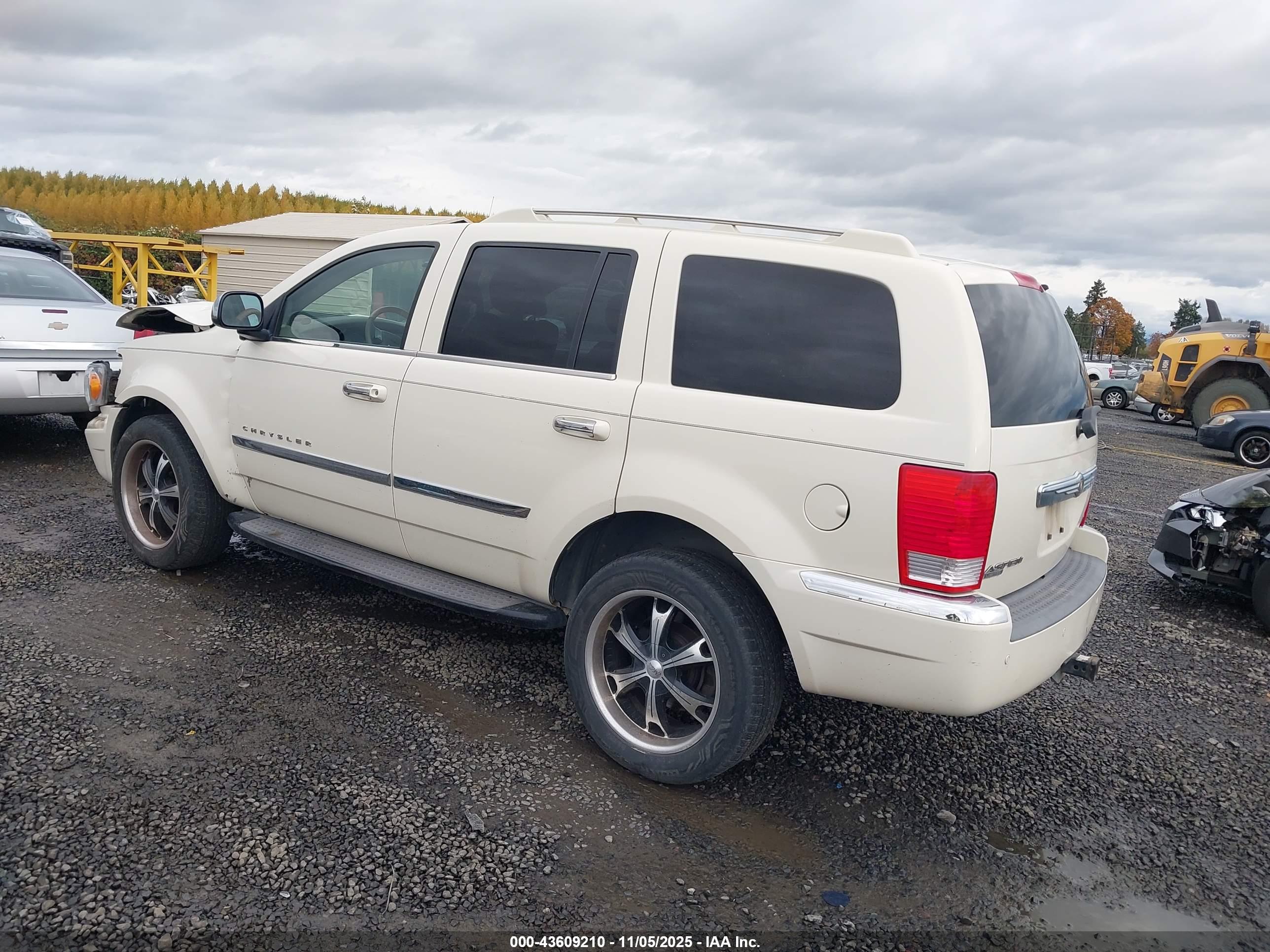 CHRYSLER ASPEN image 3