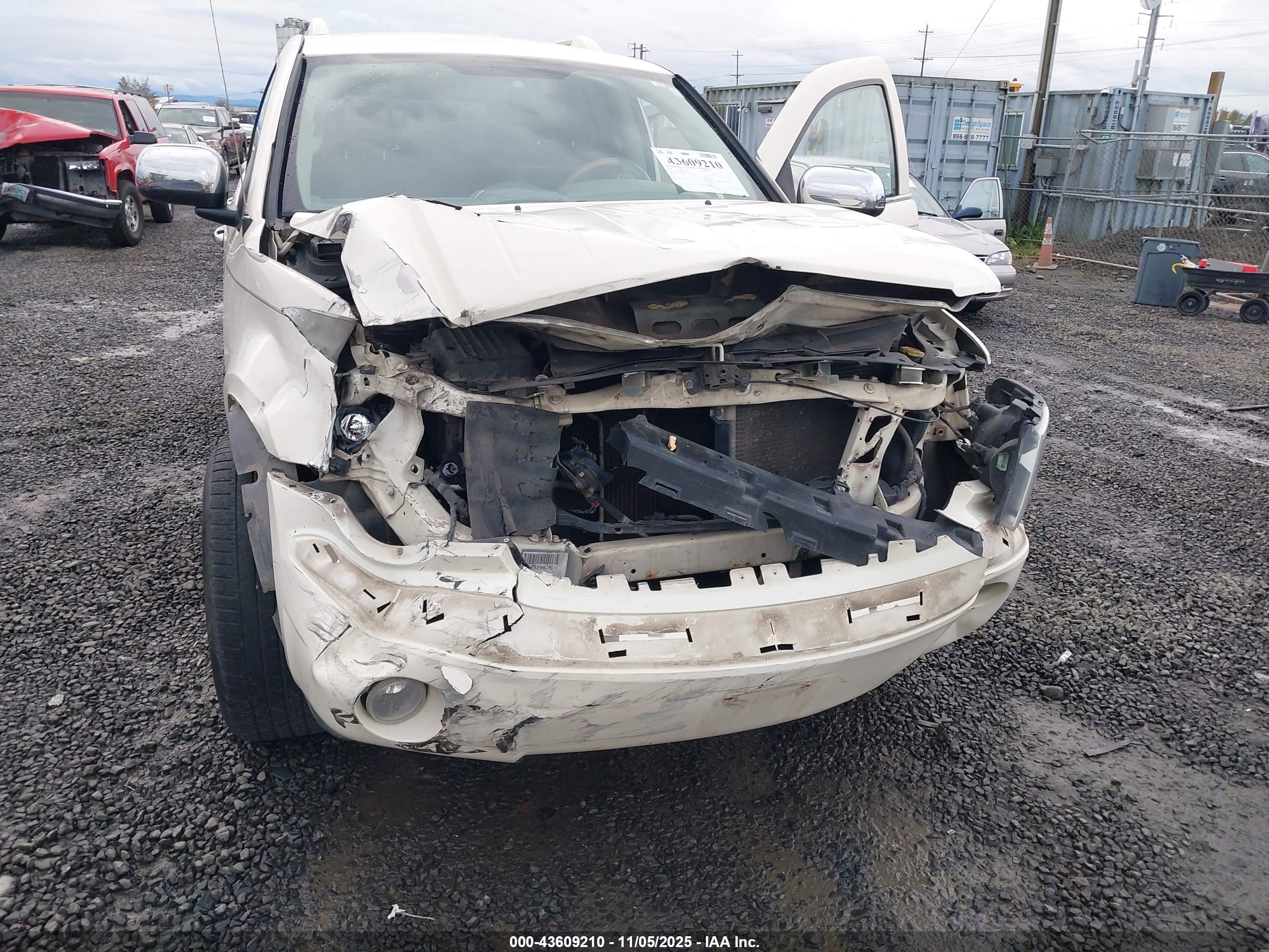 CHRYSLER ASPEN image 6