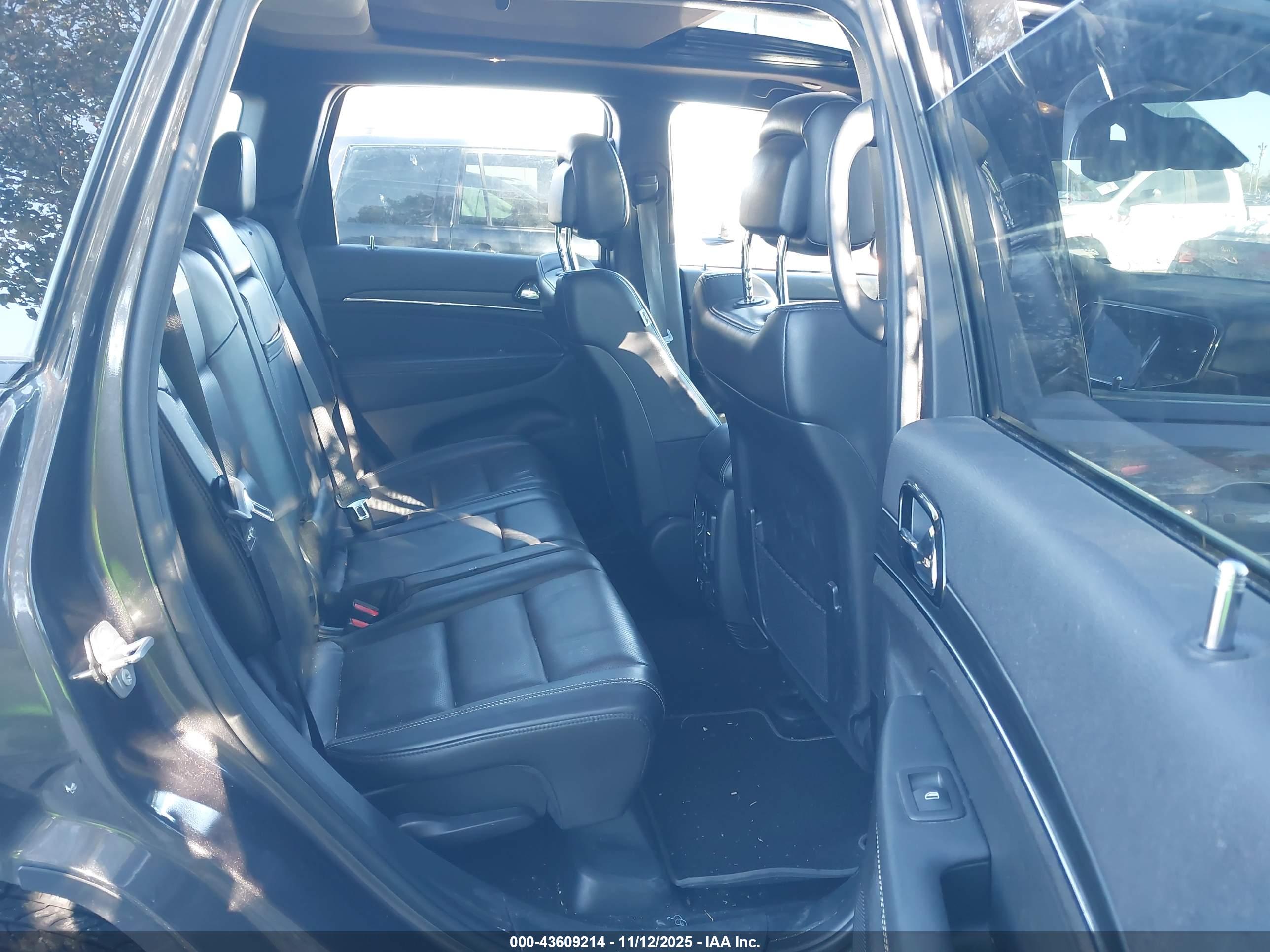 JEEP GRAND image 8