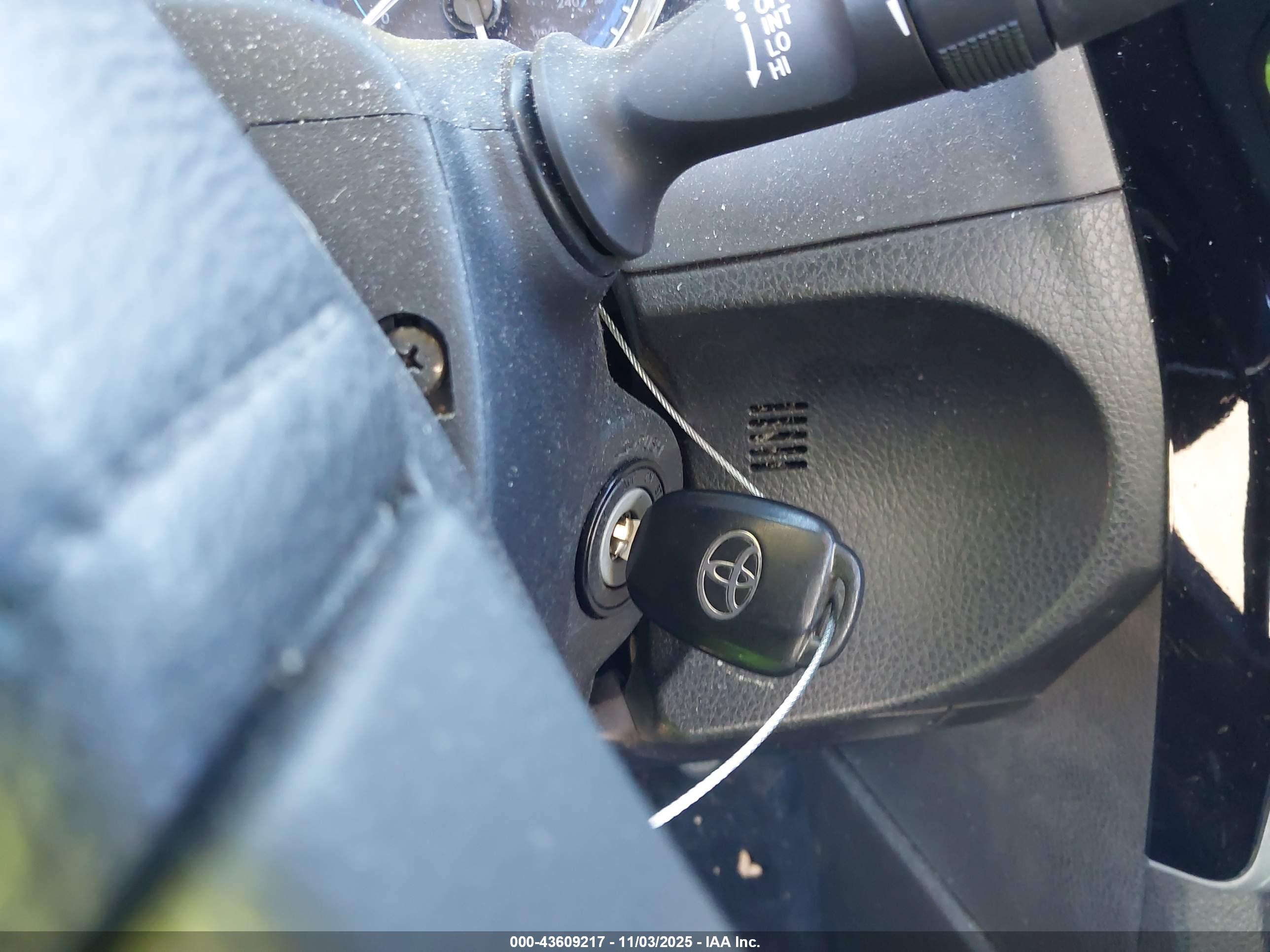 TOYOTA COROLLA image 11