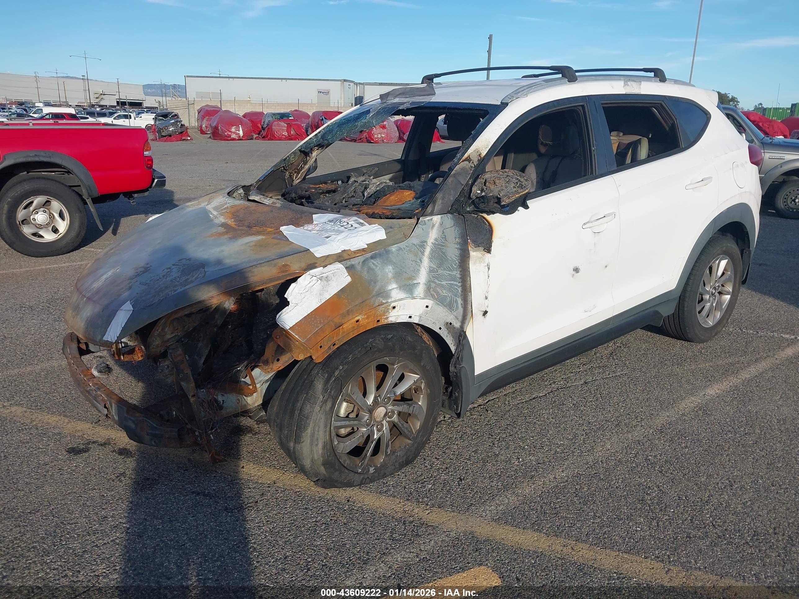 HYUNDAI TUCSON image 2