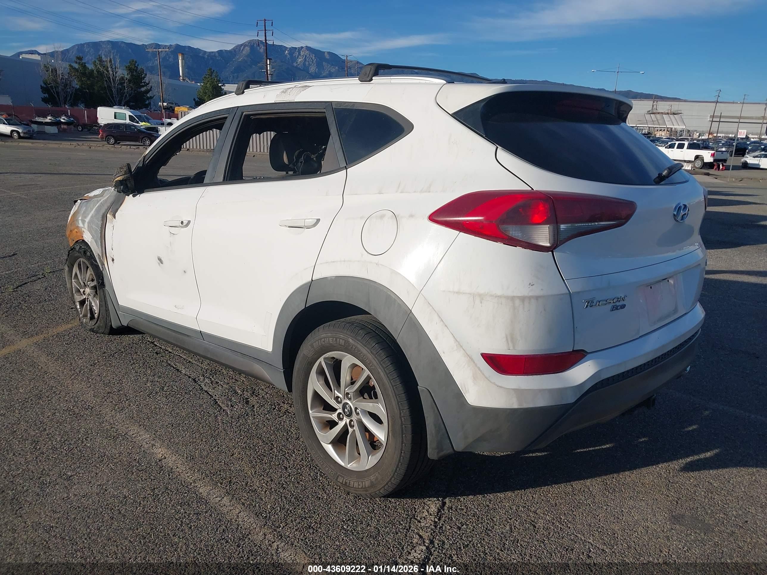 HYUNDAI TUCSON image 3