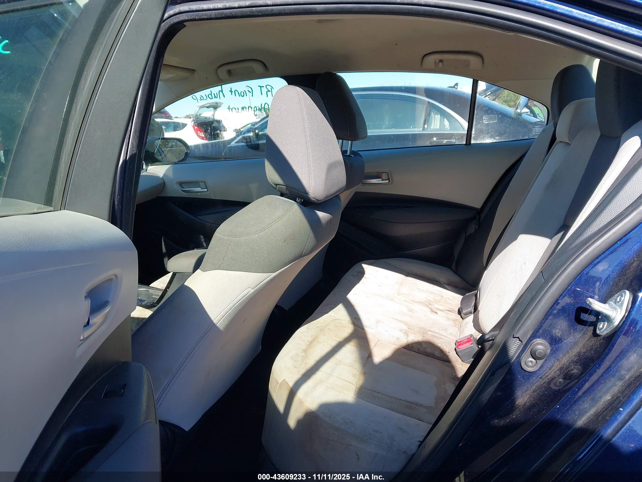 TOYOTA COROLLA image 8
